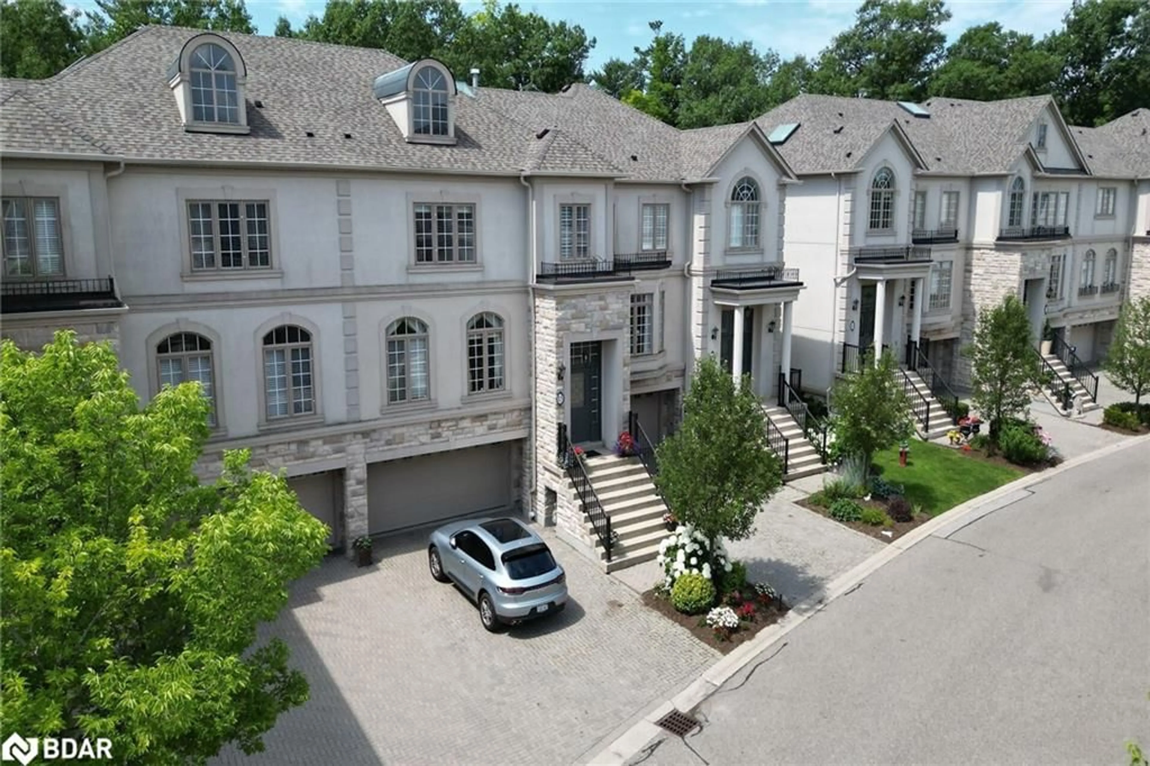 A pic from outside/outdoor area/front of a property/back of a property/a pic from drone, street for 2400 Neyagawa Blvd #15, Oakville Ontario L6H 7P5