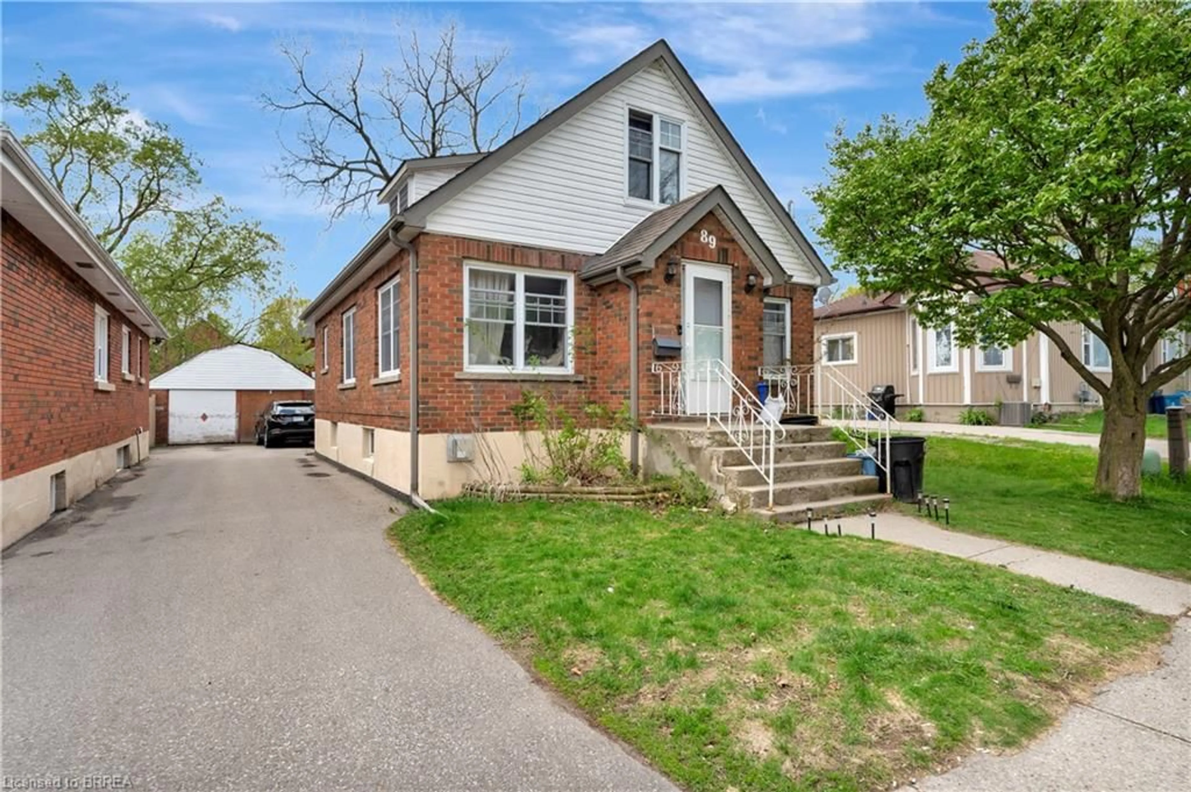 Home with brick exterior material, street for 89 Mary St, Brantford Ontario N3S 3B5
