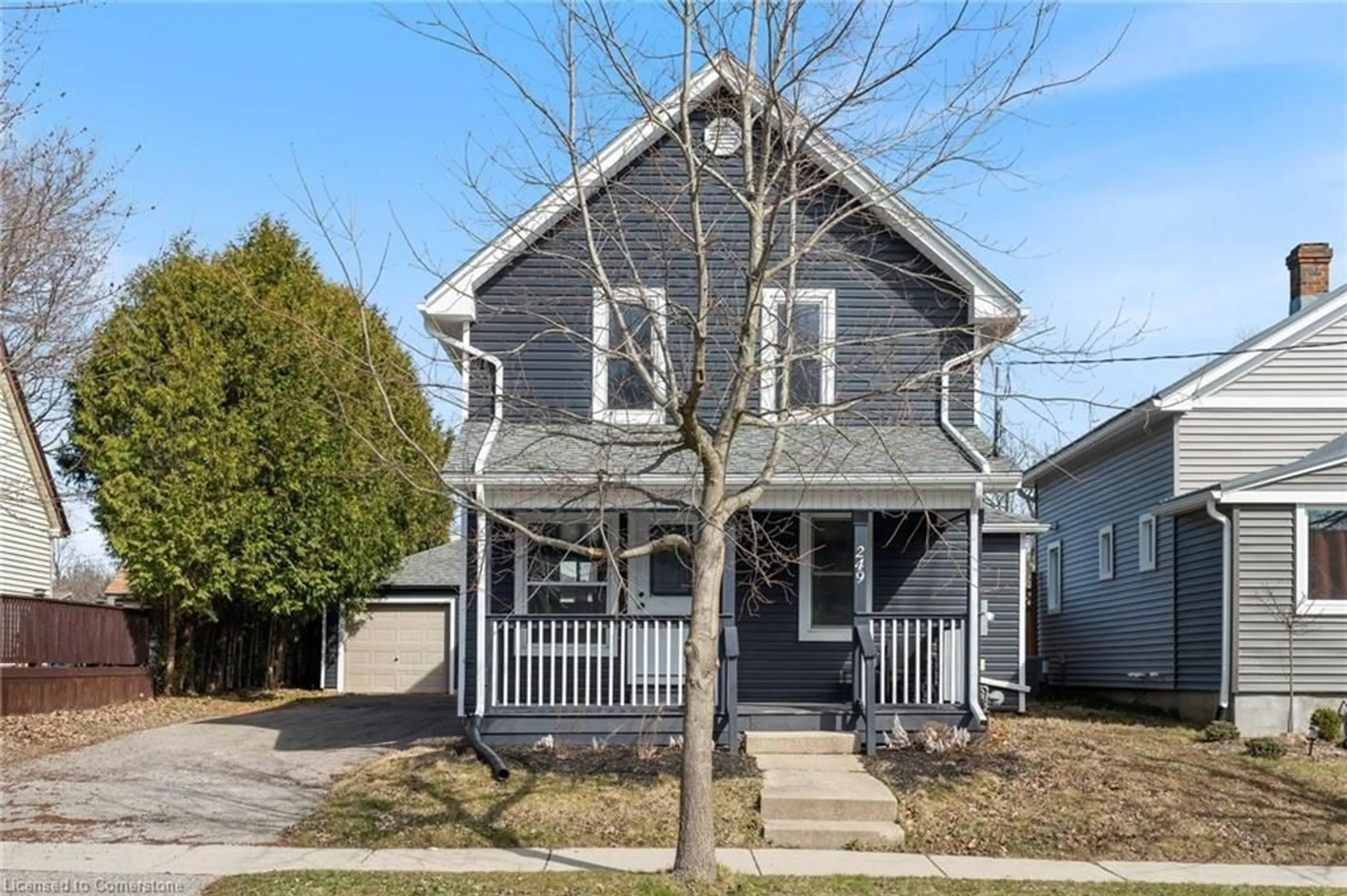 Home with vinyl exterior material, street for 249 Chapel St, Simcoe Ontario N3Y 1N8