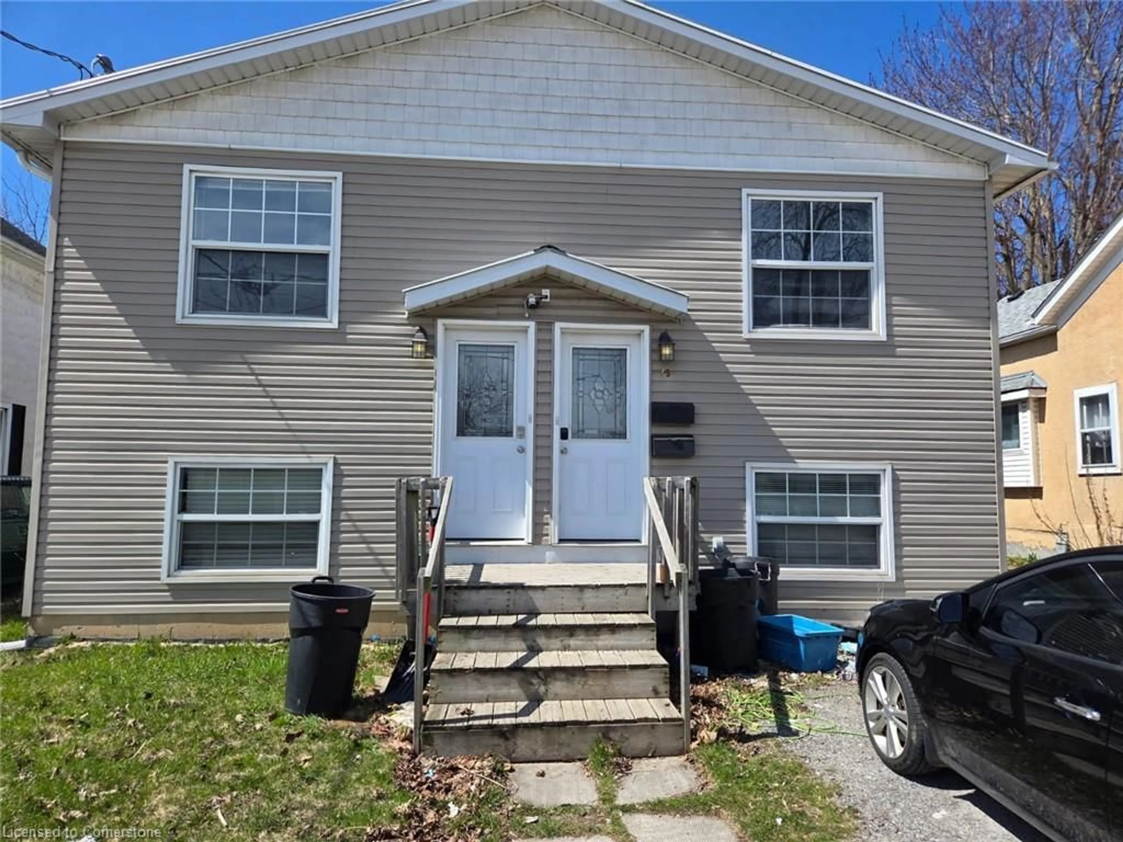 Home with vinyl exterior material, street for 75 Pine St, Thorold Ontario L2V 3L8