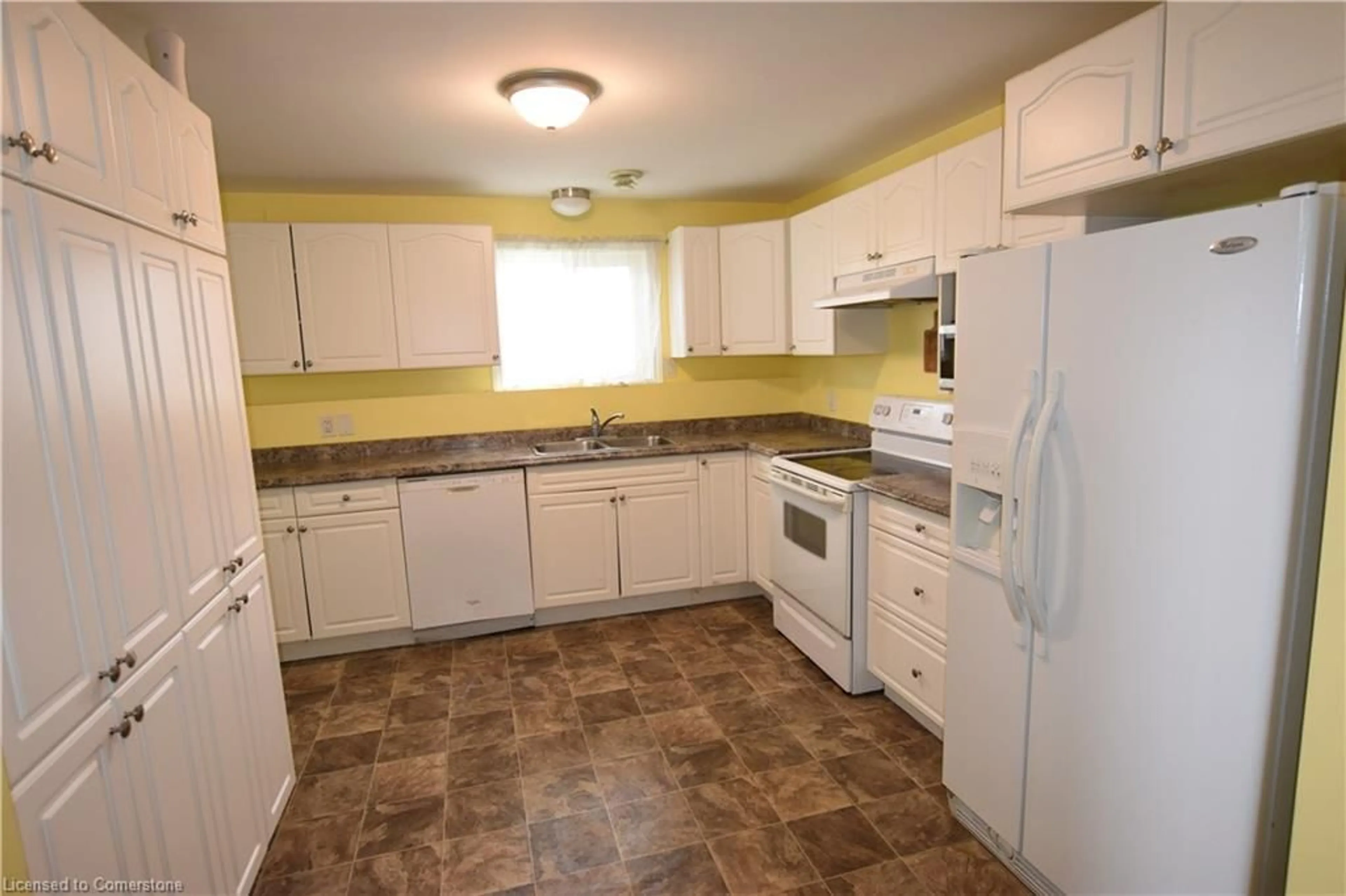 Standard kitchen, ceramic/tile floor for 75 Pine St, Thorold Ontario L2V 3L8