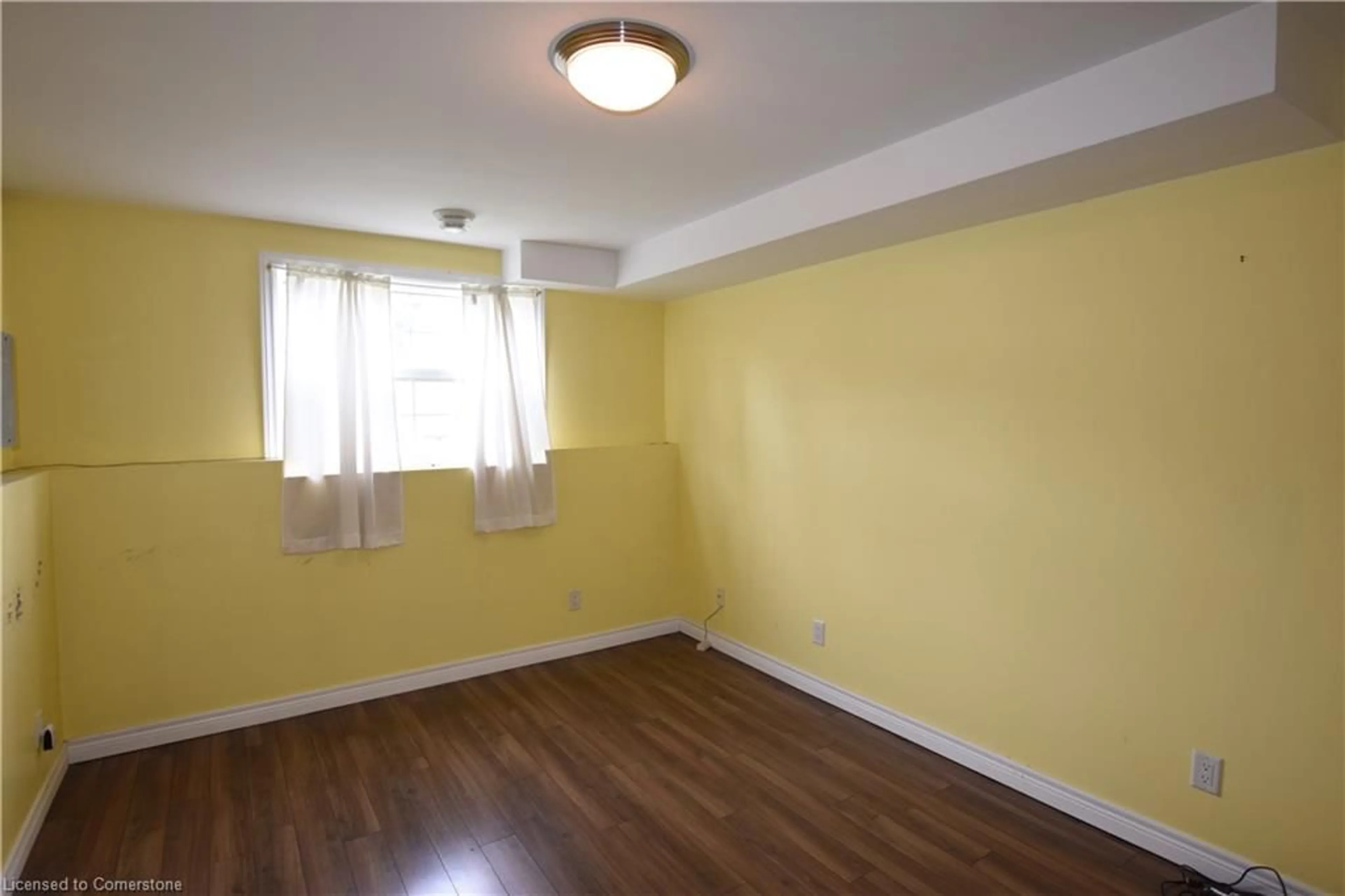 A pic of a room for 75 Pine St, Thorold Ontario L2V 3L8