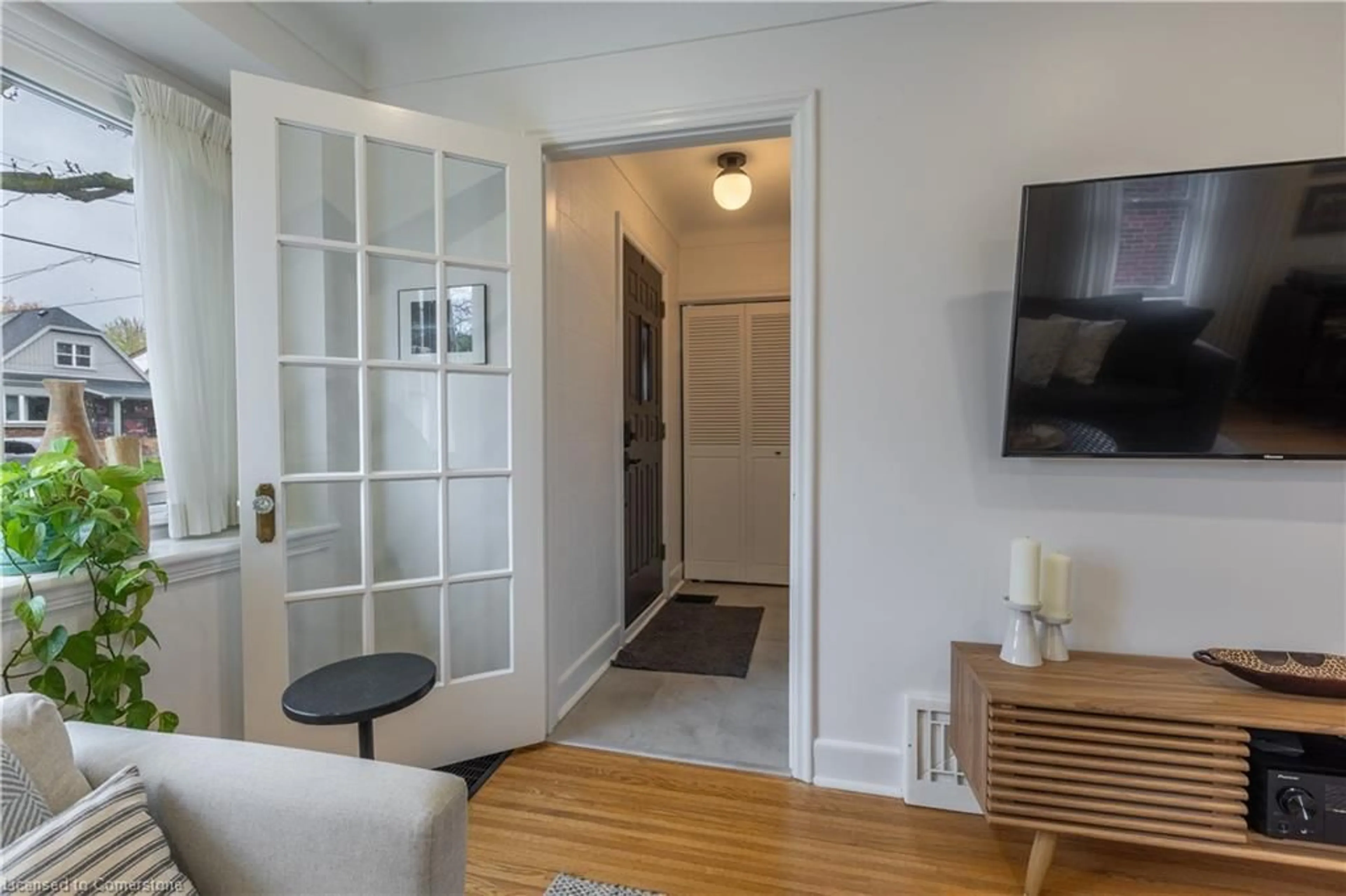 Indoor entryway for 16 Millen Ave, Hamilton Ontario L9A 2T4