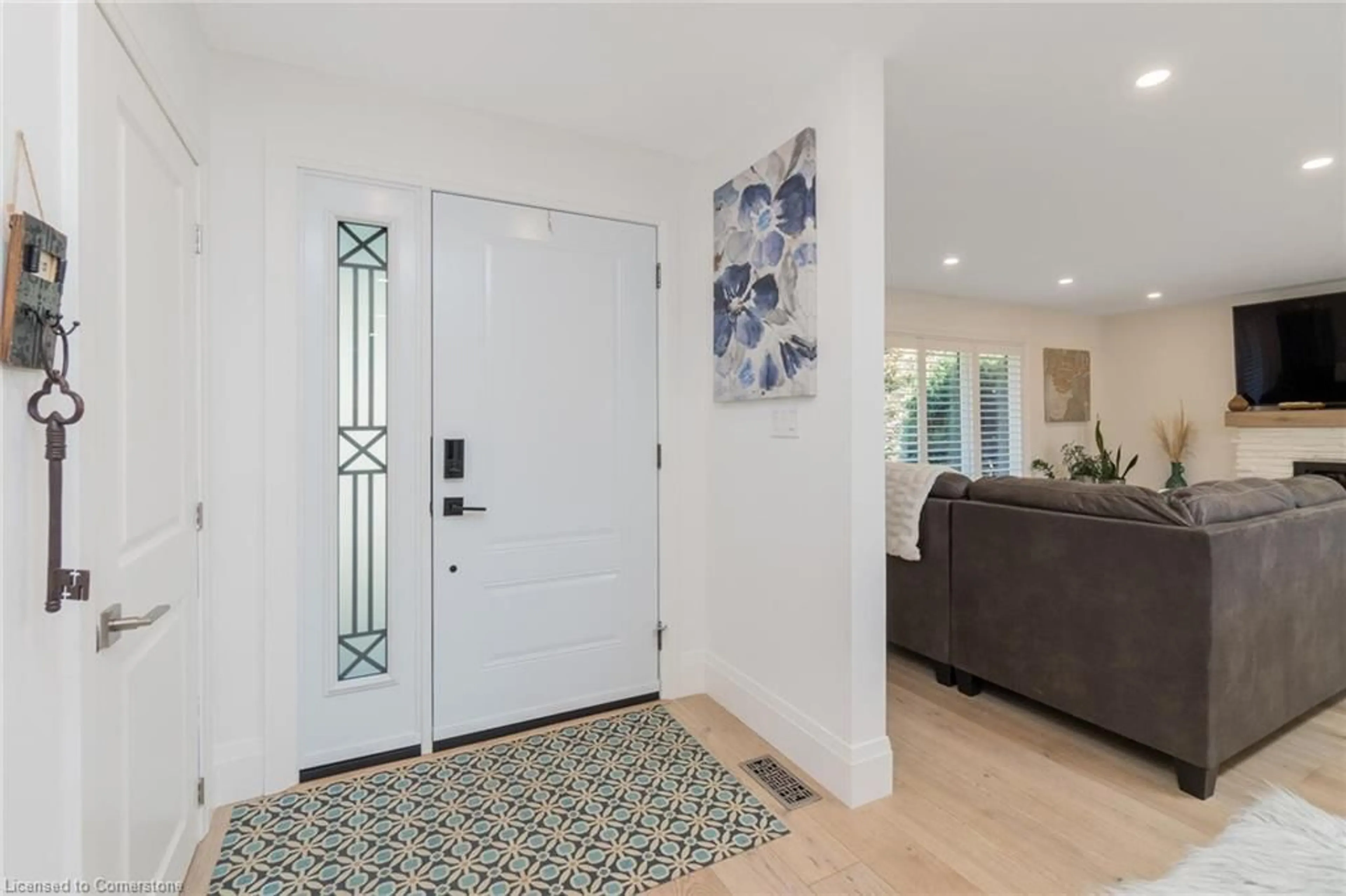 Indoor entryway for 23 West Hampton Rd, St. Catharines Ontario L2T 3E6