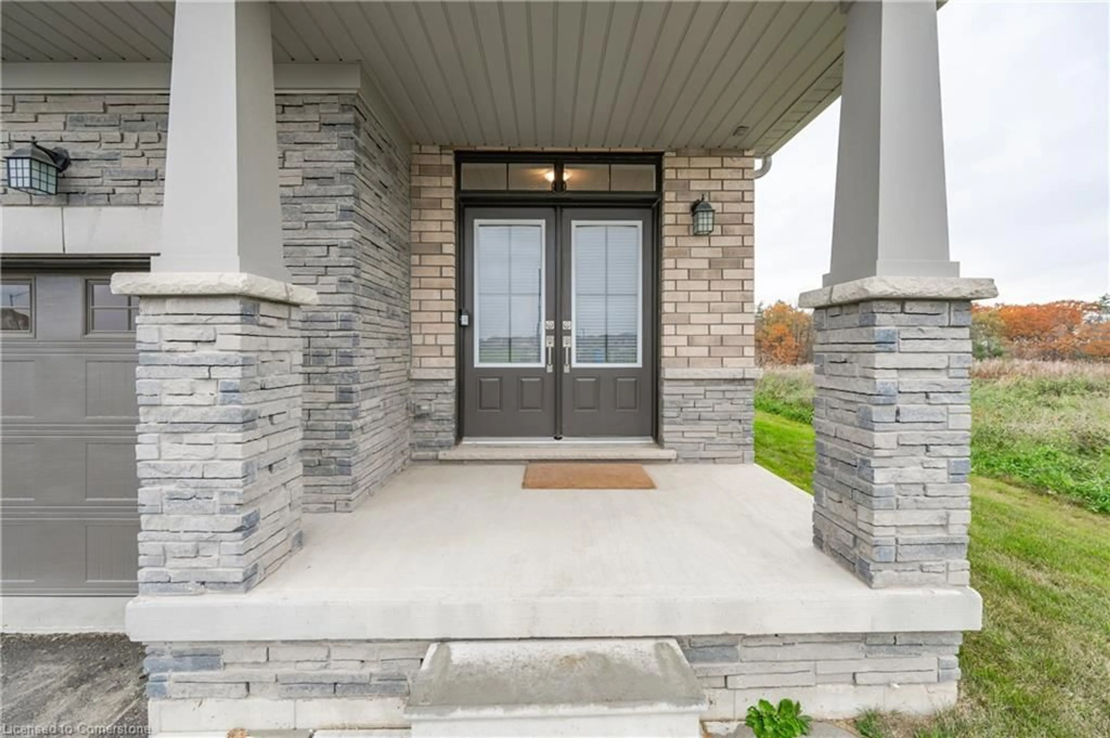 Indoor entryway for 116 Whithorn Cres, Caledonia Ontario N3W 0G4