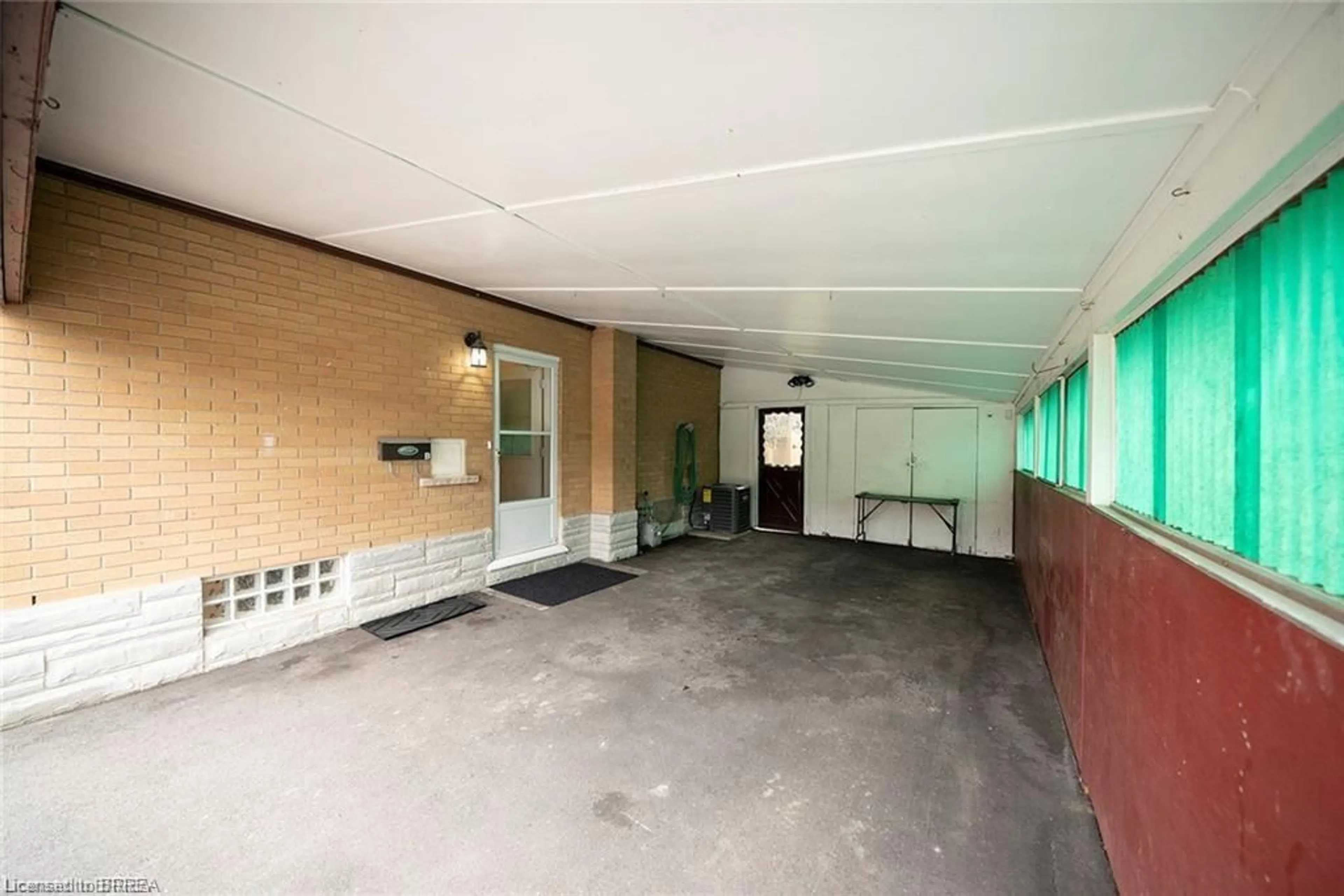 Indoor foyer for 49 Forsythe Ave, Brantford Ontario N3R 3L6