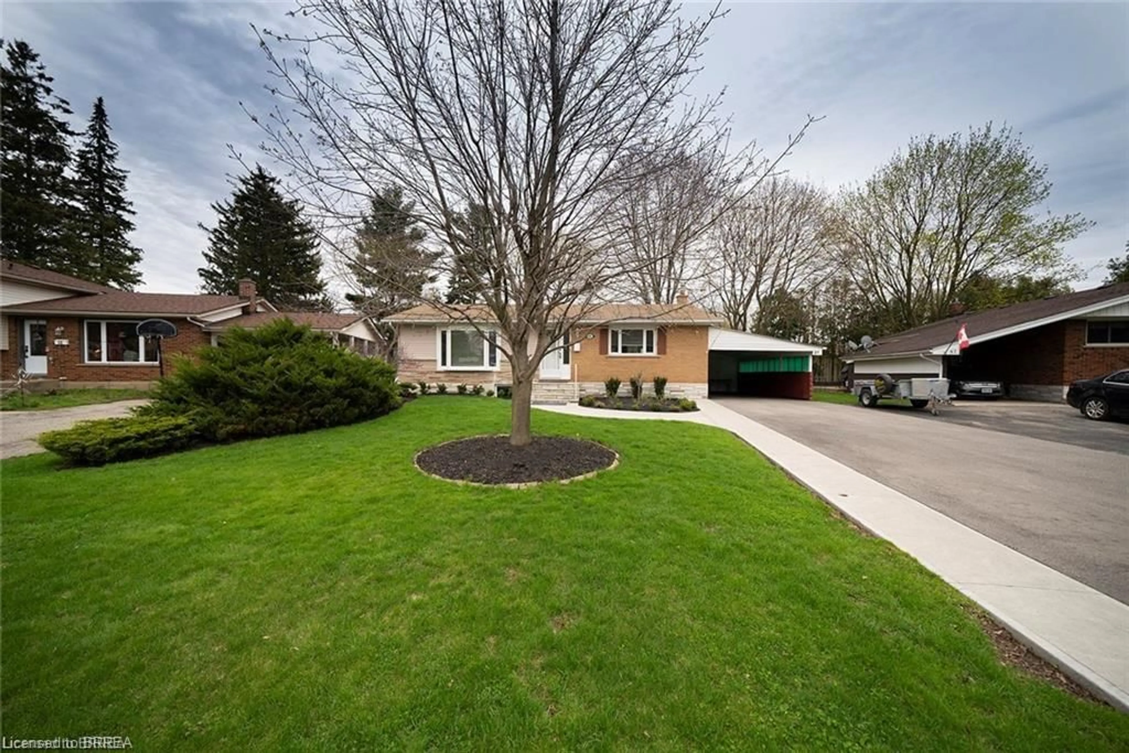 A pic from outside/outdoor area/front of a property/back of a property/a pic from drone, street for 49 Forsythe Ave, Brantford Ontario N3R 3L6