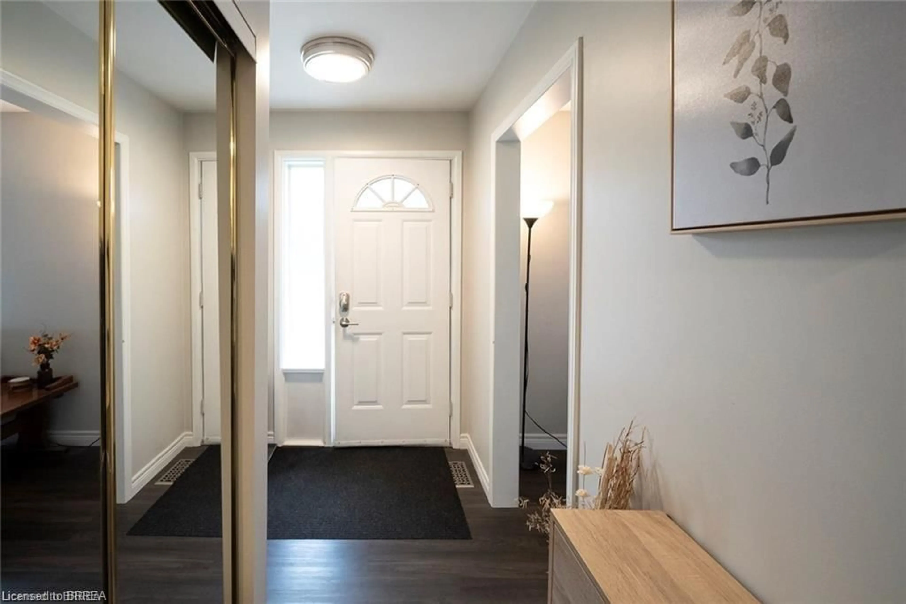 Indoor entryway for 49 Forsythe Ave, Brantford Ontario N3R 3L6
