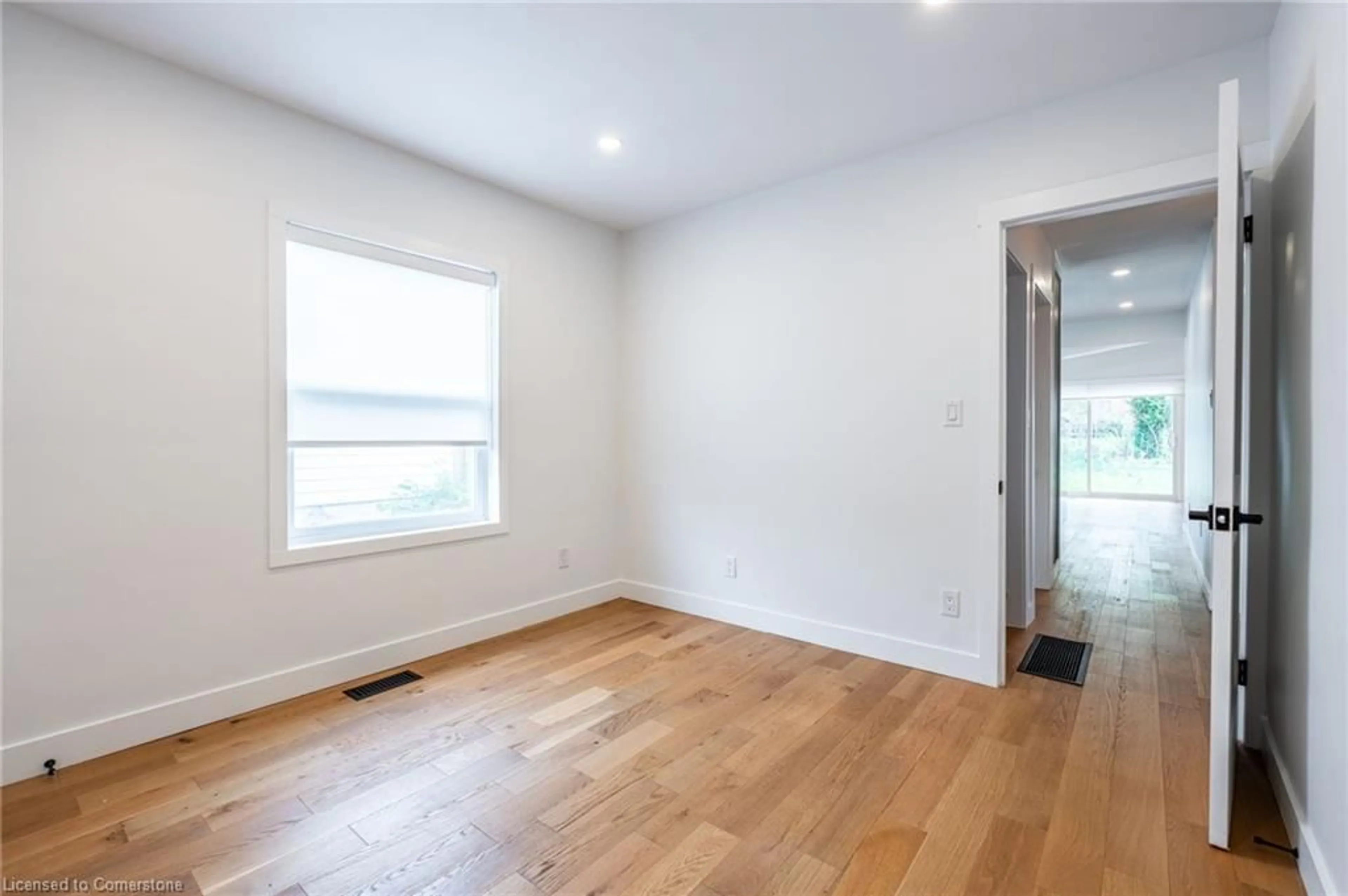 A pic of a room for 182 Cloverdale Ave, Hamilton Ontario L8K 4M3
