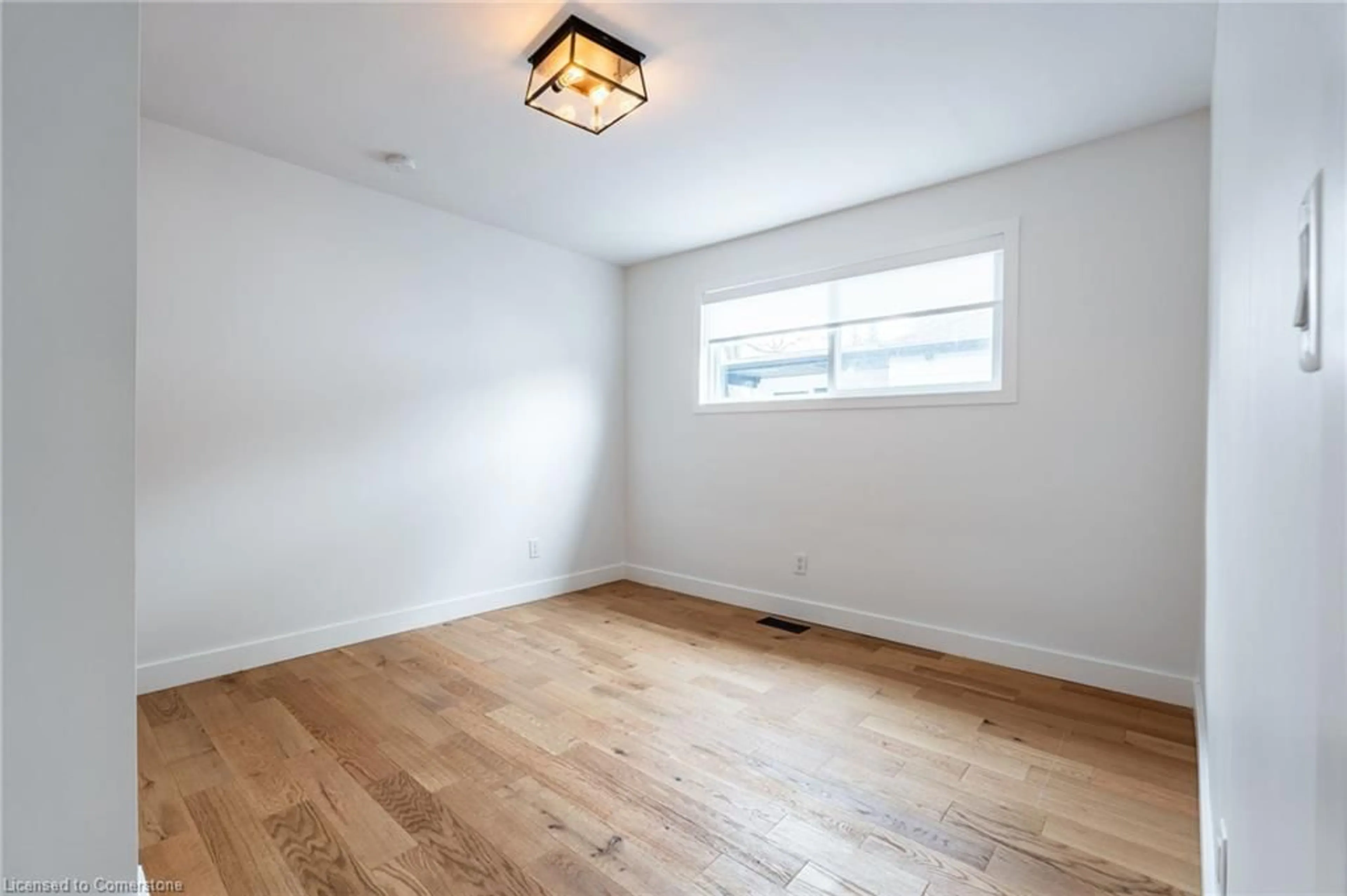 A pic of a room for 182 Cloverdale Ave, Hamilton Ontario L8K 4M3