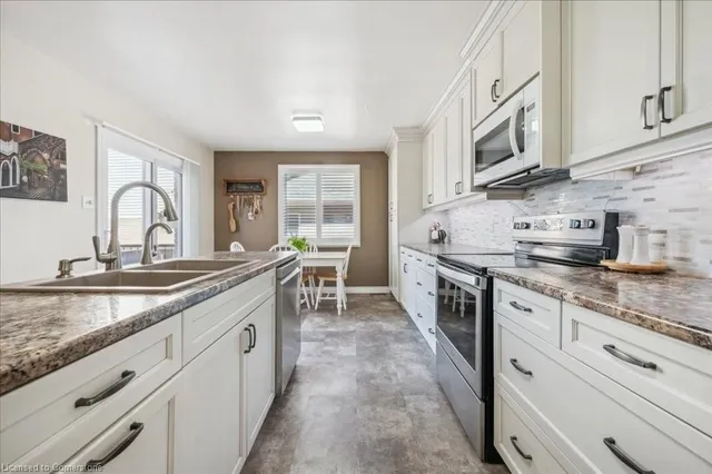 Additional property image - 11 Stonehenge Pl