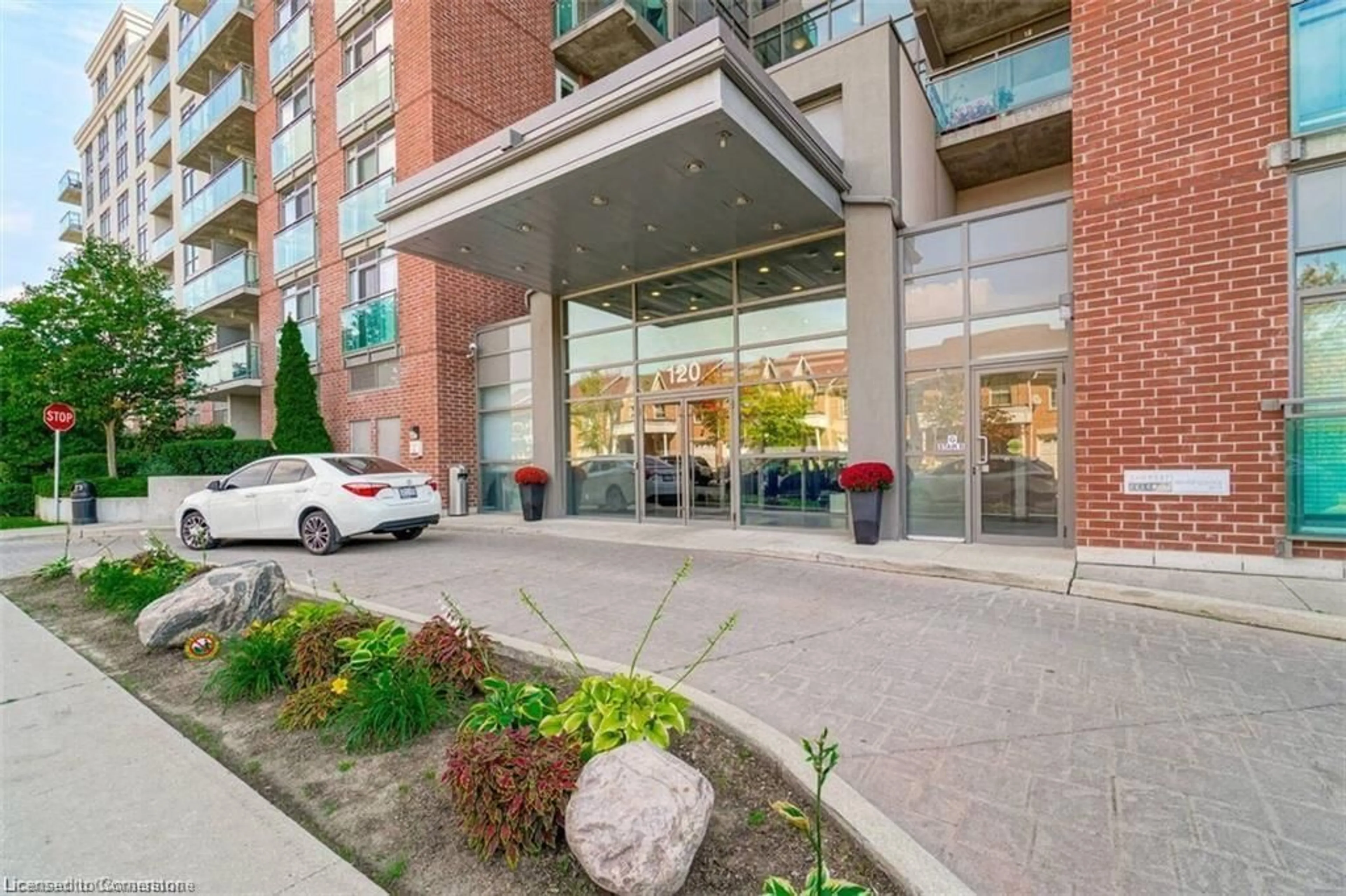 Unknown for 120 Dallimore Cir #926, Toronto Ontario M3C 4J1