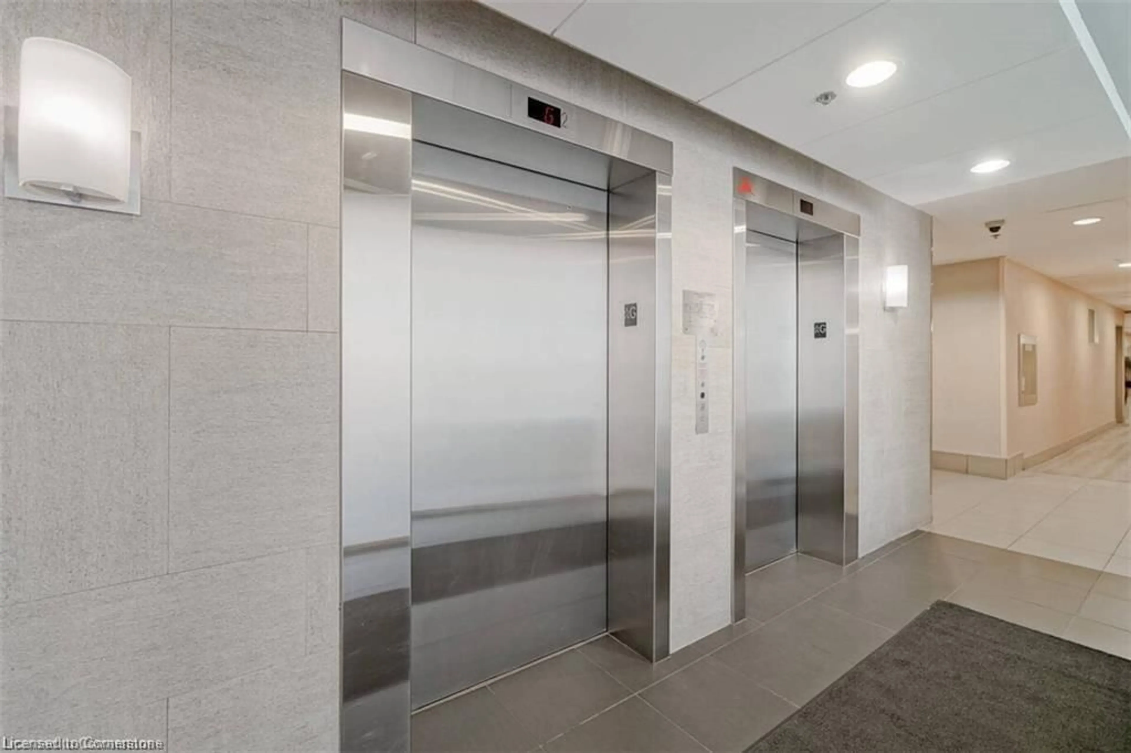 Indoor foyer for 120 Dallimore Cir #926, Toronto Ontario M3C 4J1