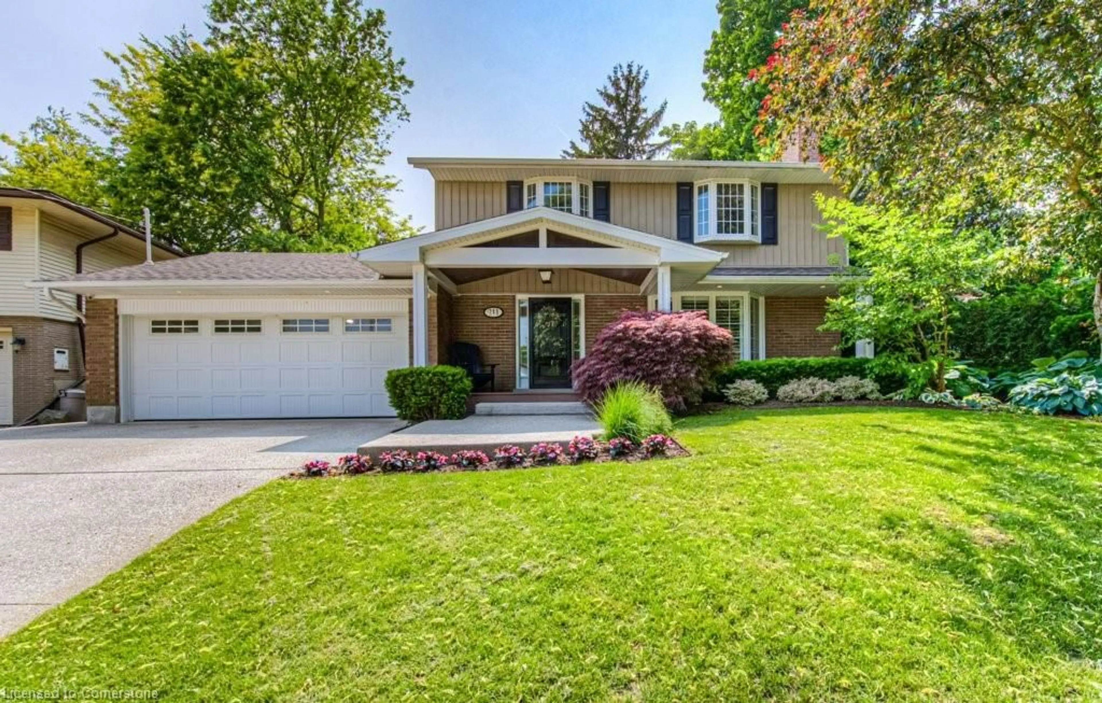 Home with vinyl exterior material, street for 211 Ripplewood Cres, Kitchener Ontario N2M 4R9