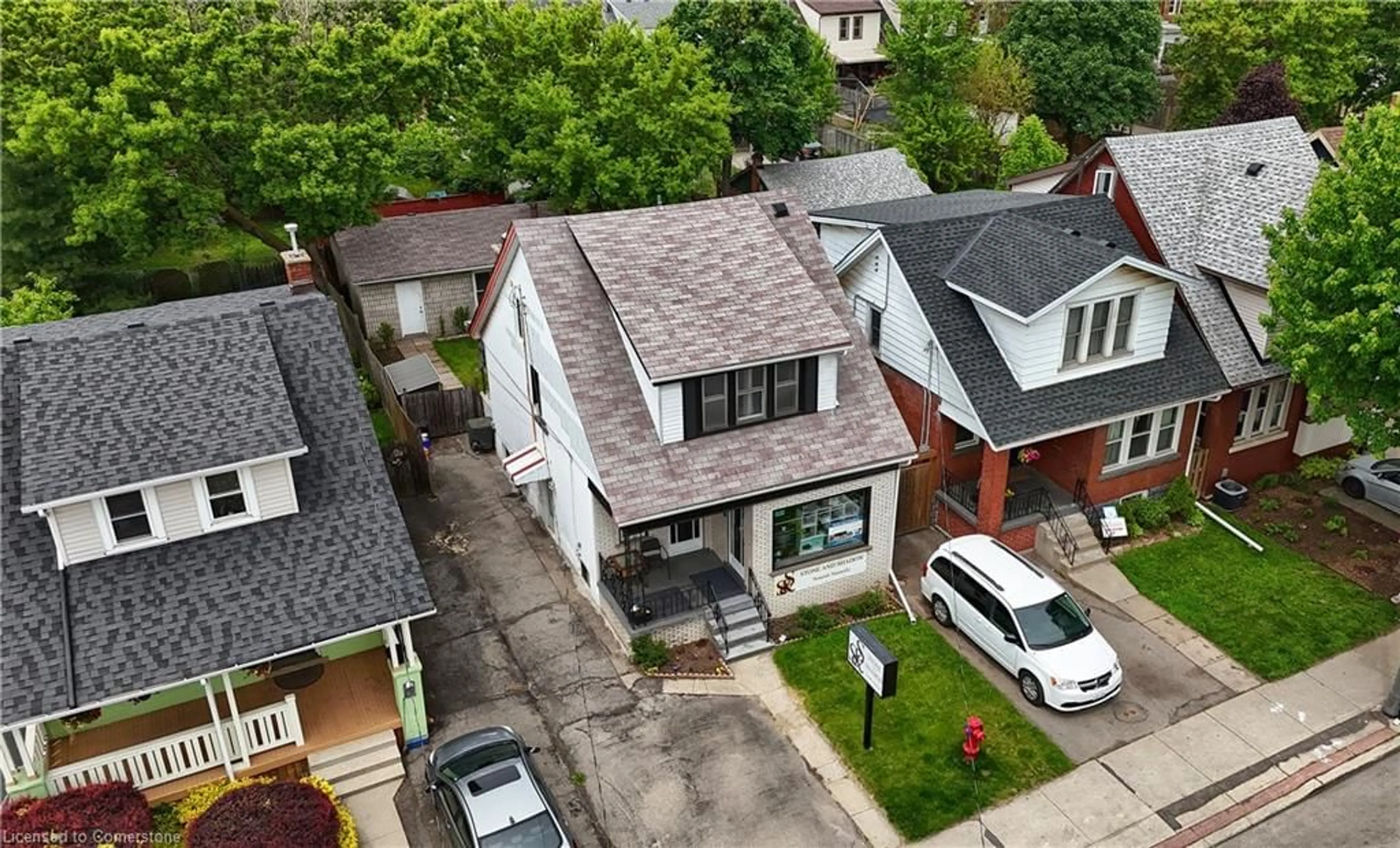 A pic from outside/outdoor area/front of a property/back of a property/a pic from drone, street for 95 Ottawa St, Hamilton Ontario L8H 3Y9