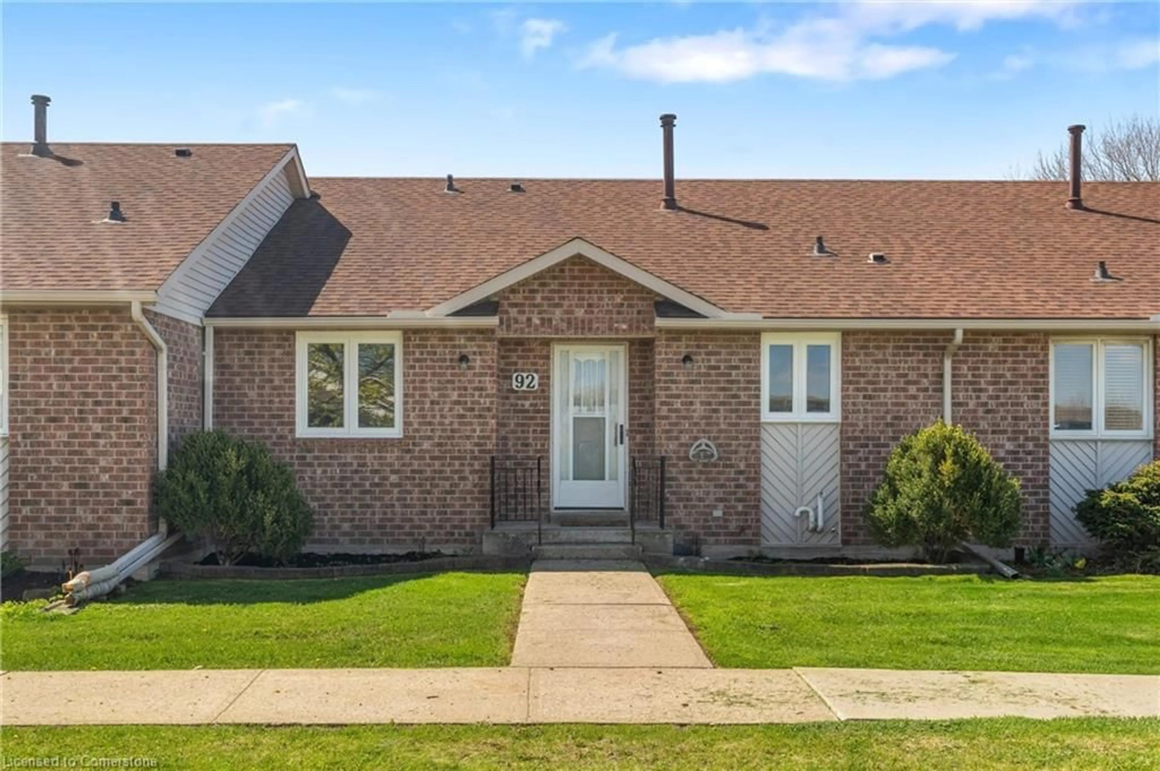 Home with brick exterior material, street for 122 Bunting Rd #92, St. Catharines Ontario L2P 3X7