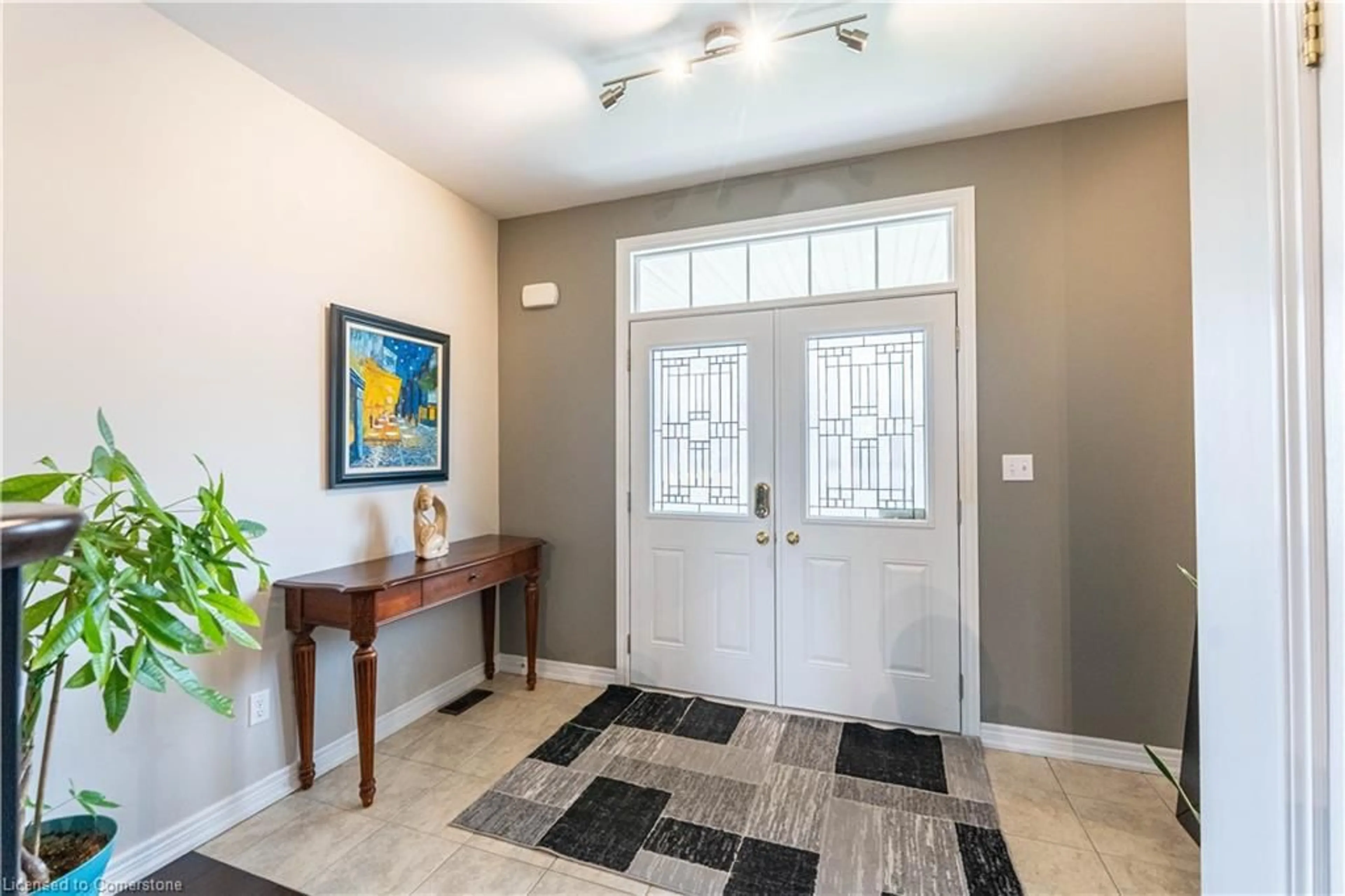 Indoor entryway for 111 Bousfield Rise, Hamilton Ontario L8B 0T4
