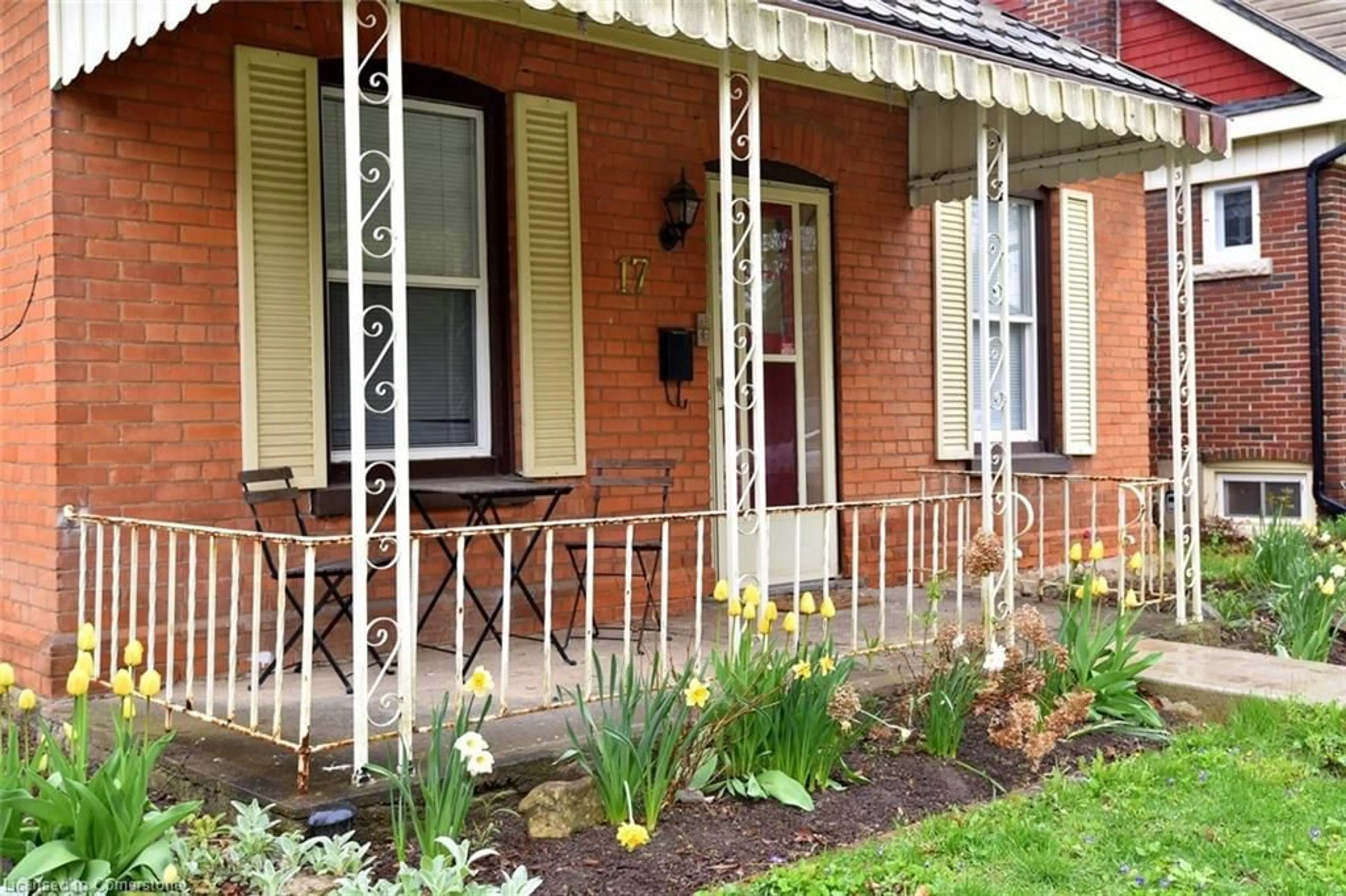 Unknown for 17 Market St, Dundas Ontario L9H 2Y2