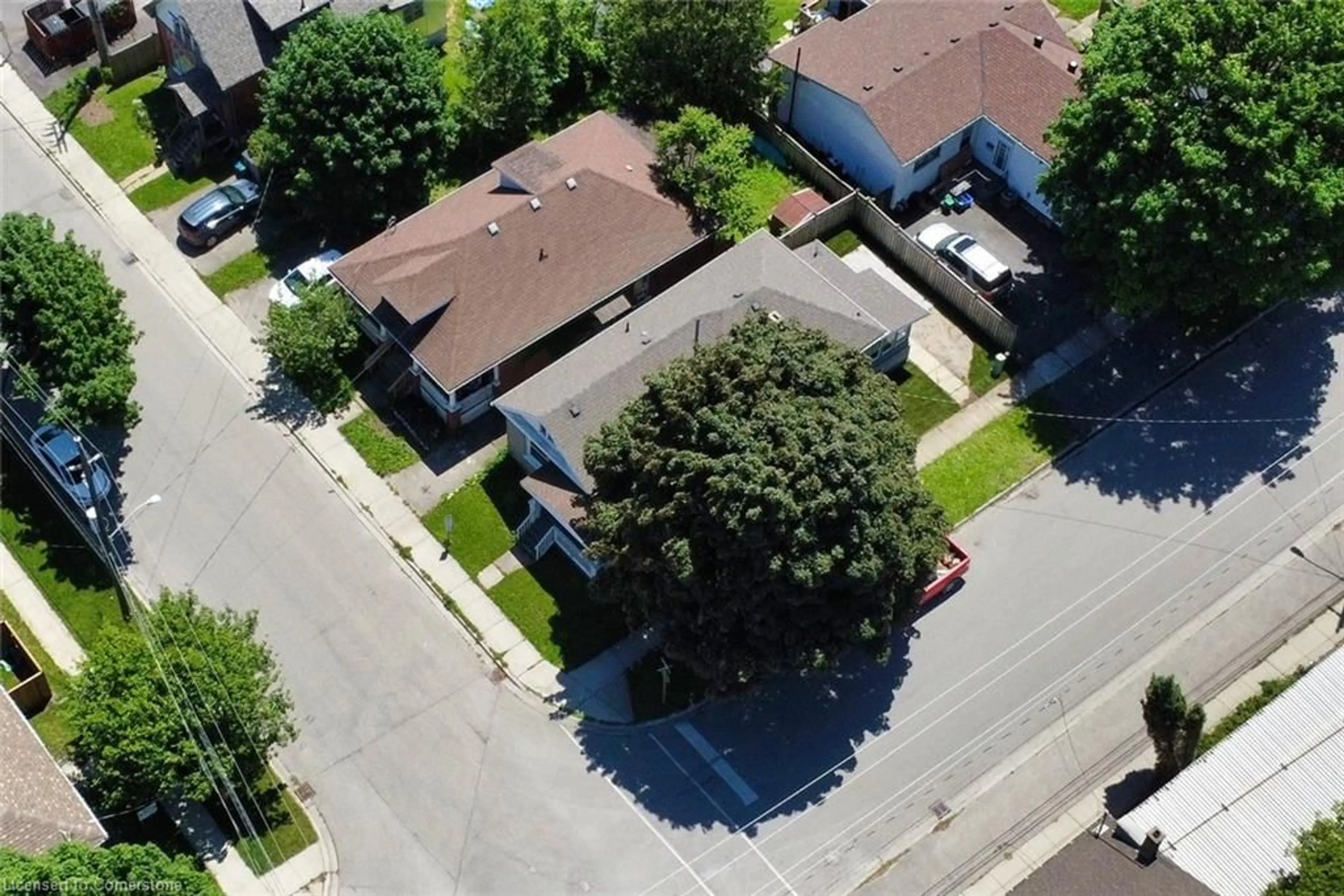 A pic from outside/outdoor area/front of a property/back of a property/a pic from drone, street for 105 Catharine Ave, Brantford Ontario N3T 1Y1