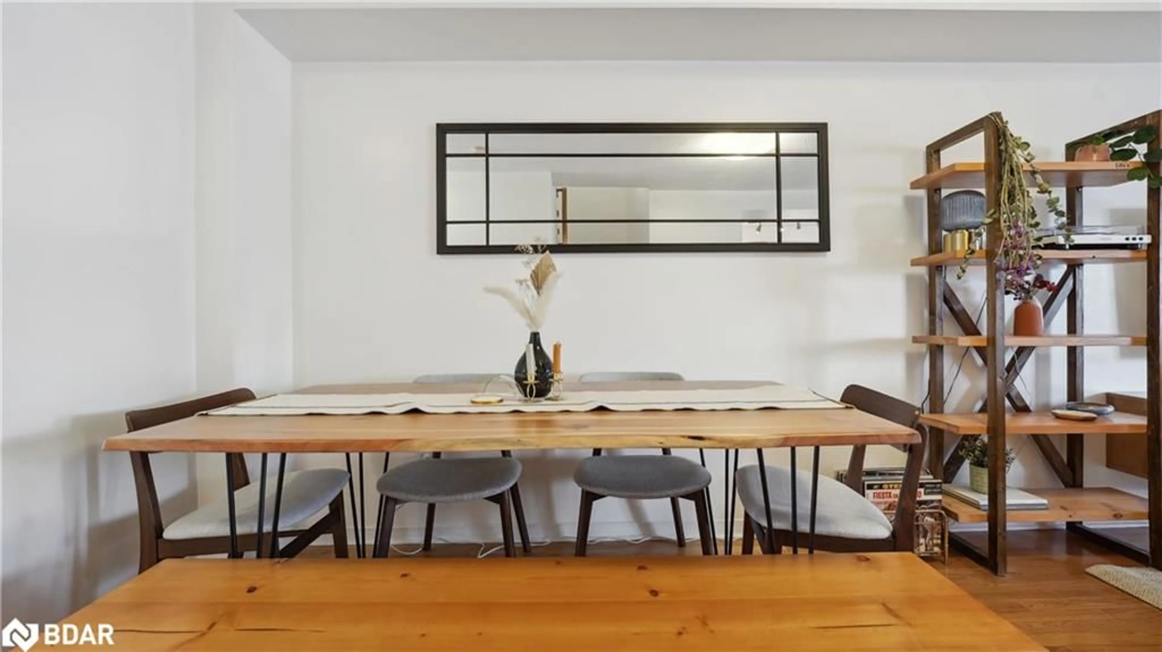 Dining room, wood/laminate floor for 6399 Spinnaker Cir #69, Mississauga Ontario L5W 1Z4