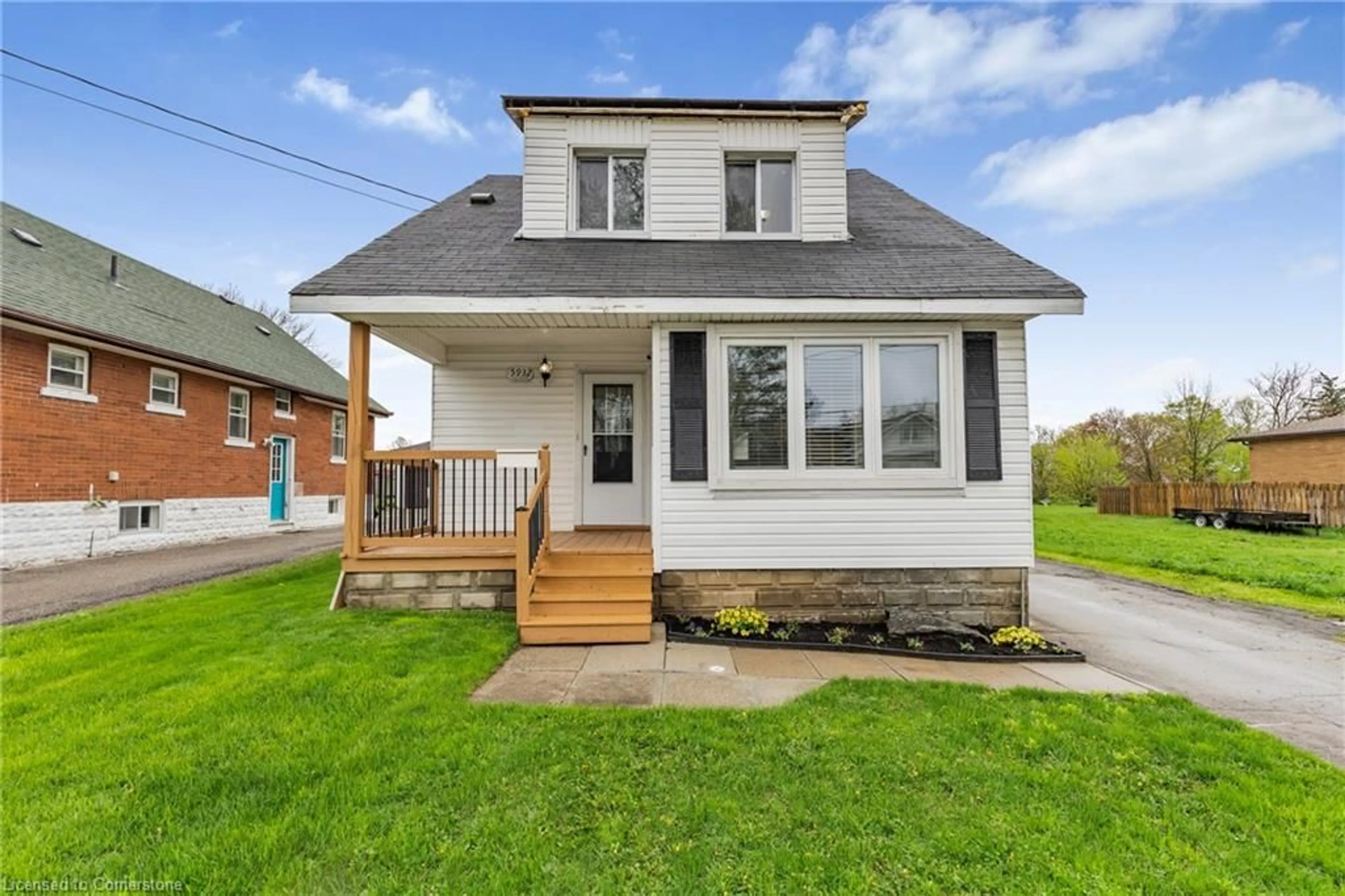 Home with brick exterior material, street for 5932 Carlton Ave, Niagara Falls Ontario L2G 5J5