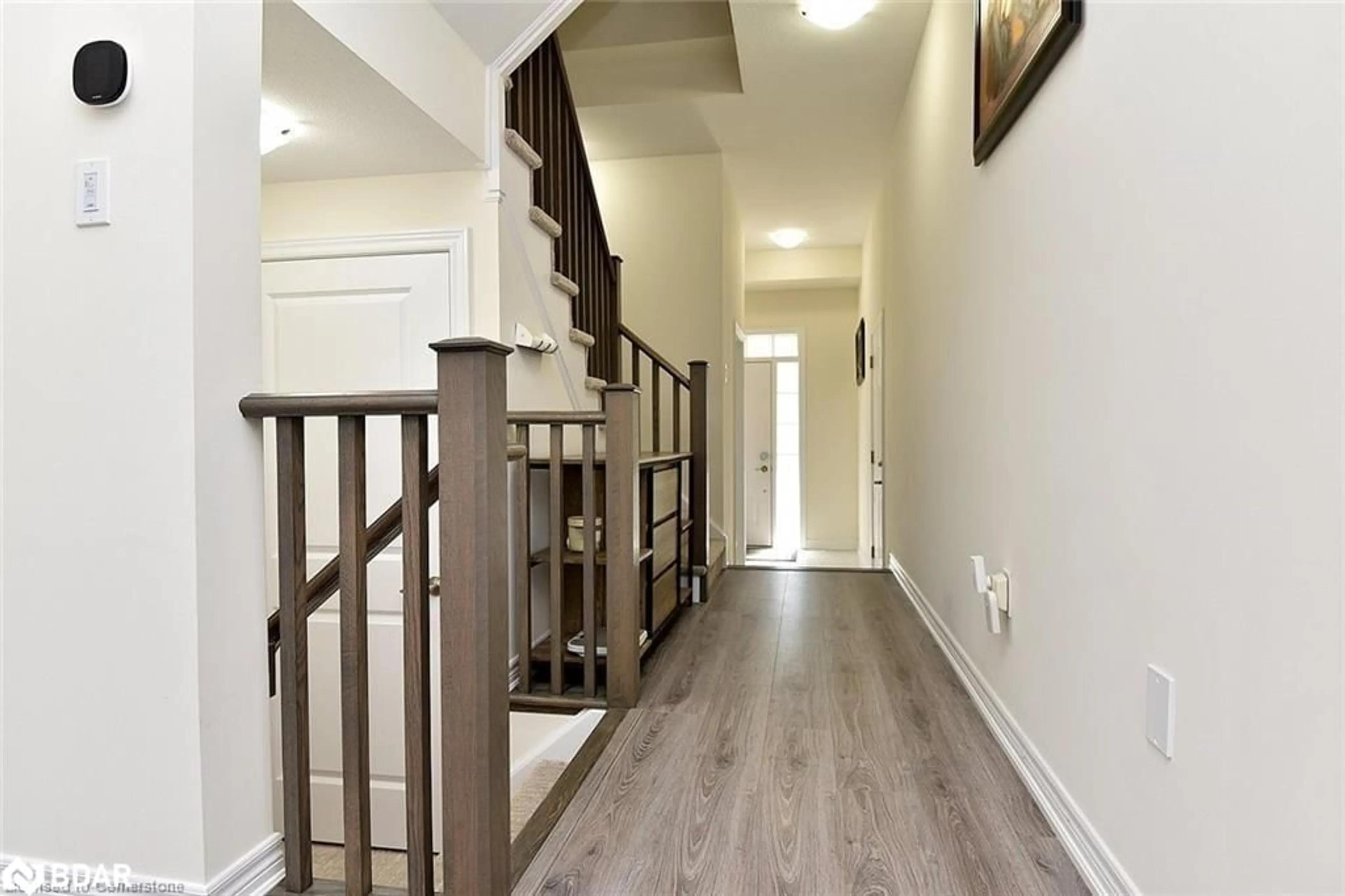 Indoor entryway for 29 Hibiscus Lane, Hamilton Ontario L8K 0A4