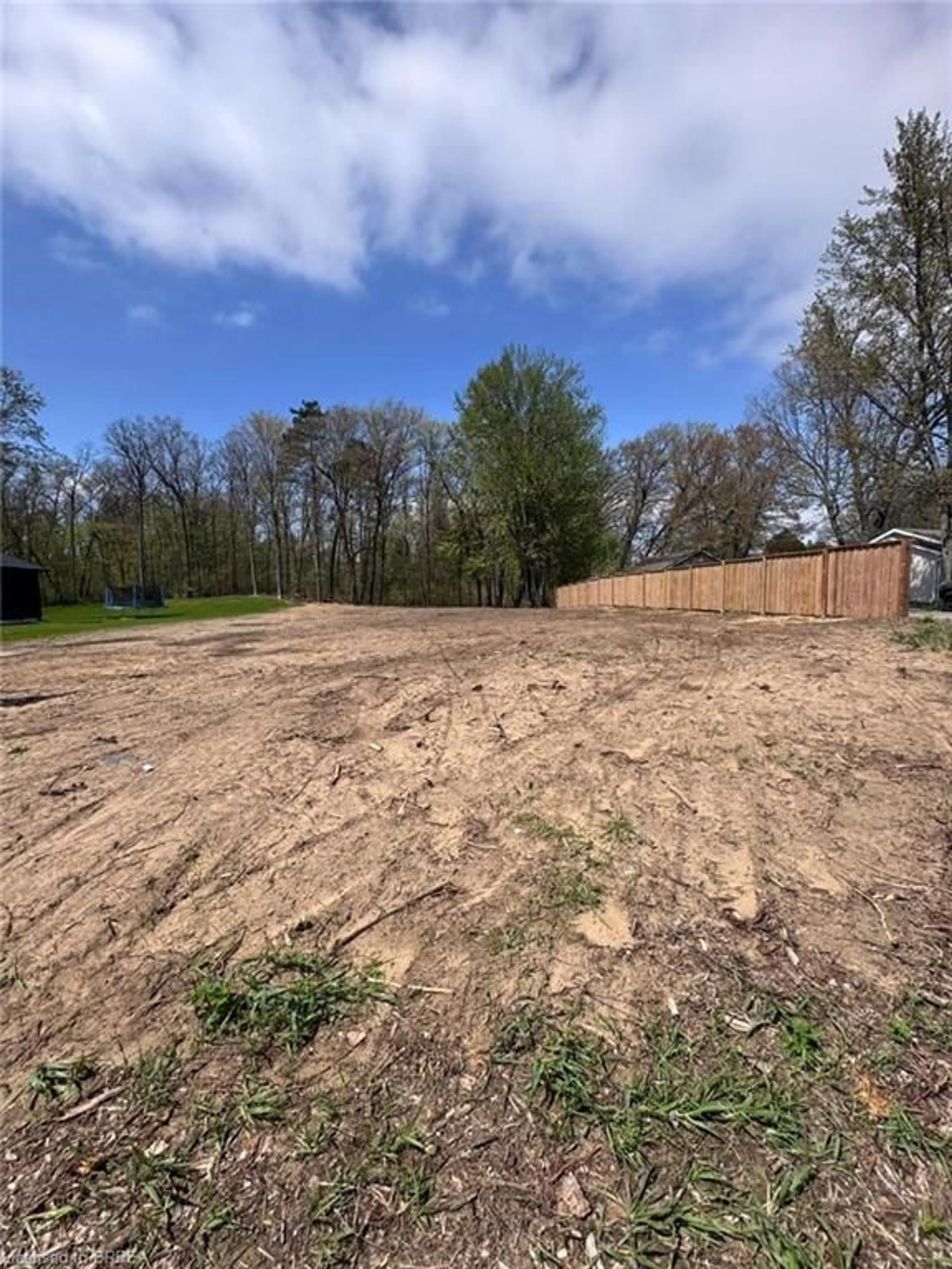 A pic from outside/outdoor area/front of a property/back of a property/a pic from drone, unknown for 1021 Norfolk County Road 21, Norfolk Ontario N4B 2W4