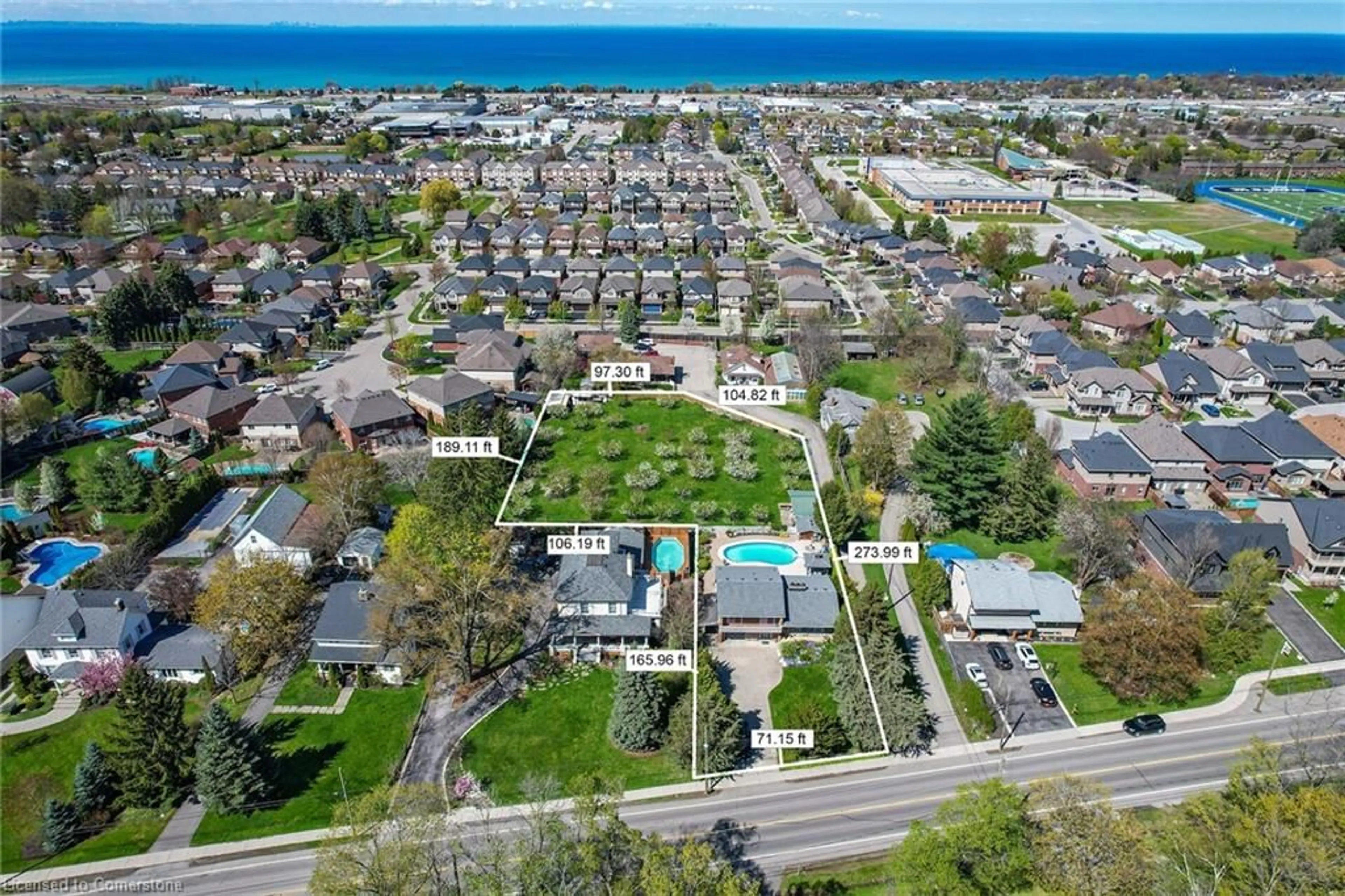 A pic from outside/outdoor area/front of a property/back of a property/a pic from drone, street for 280A Main St, Grimsby Ontario L3M 1S4