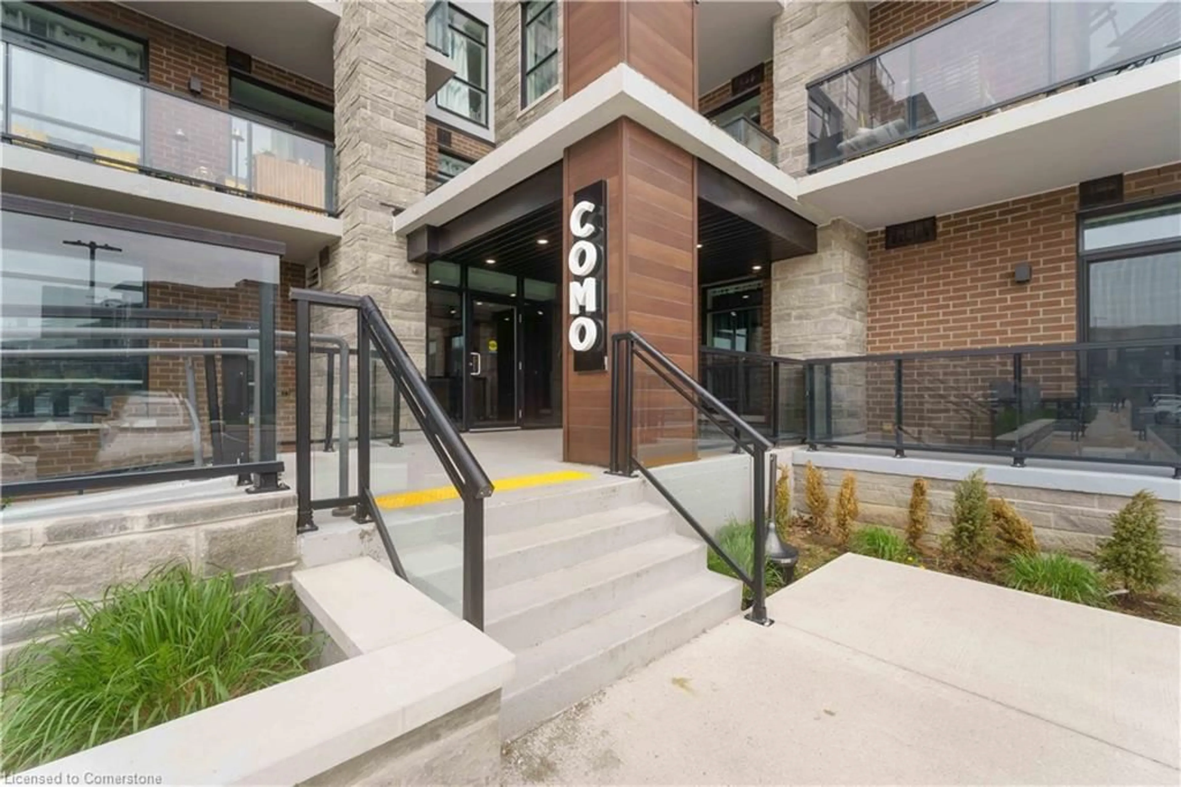 Patio, building for 600 North Service Rd #415, Stoney Creek Ontario L8E 0L2