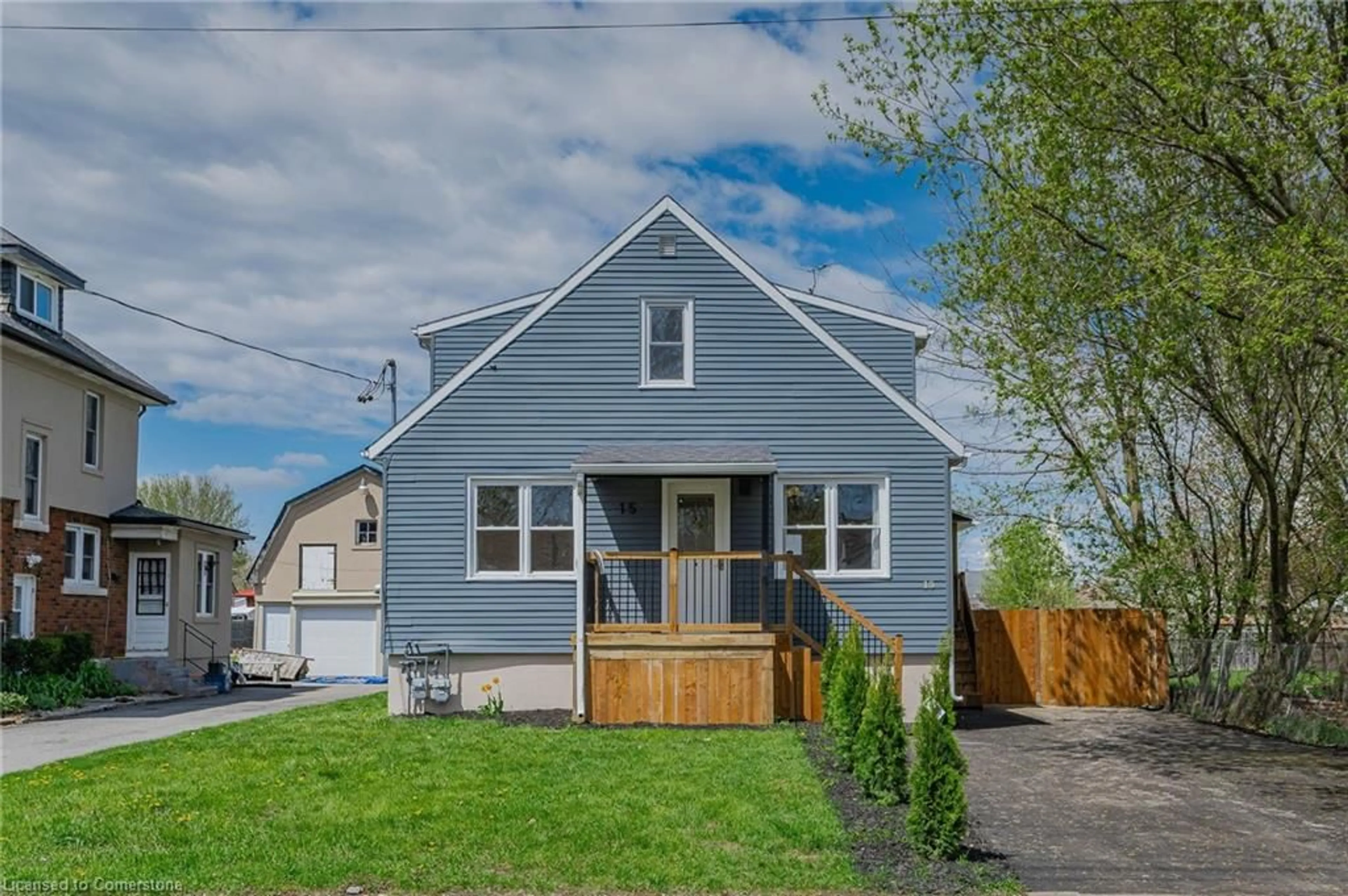 Home with vinyl exterior material, street for 15 Mccain St, Port Colborne Ontario L3K 3P7