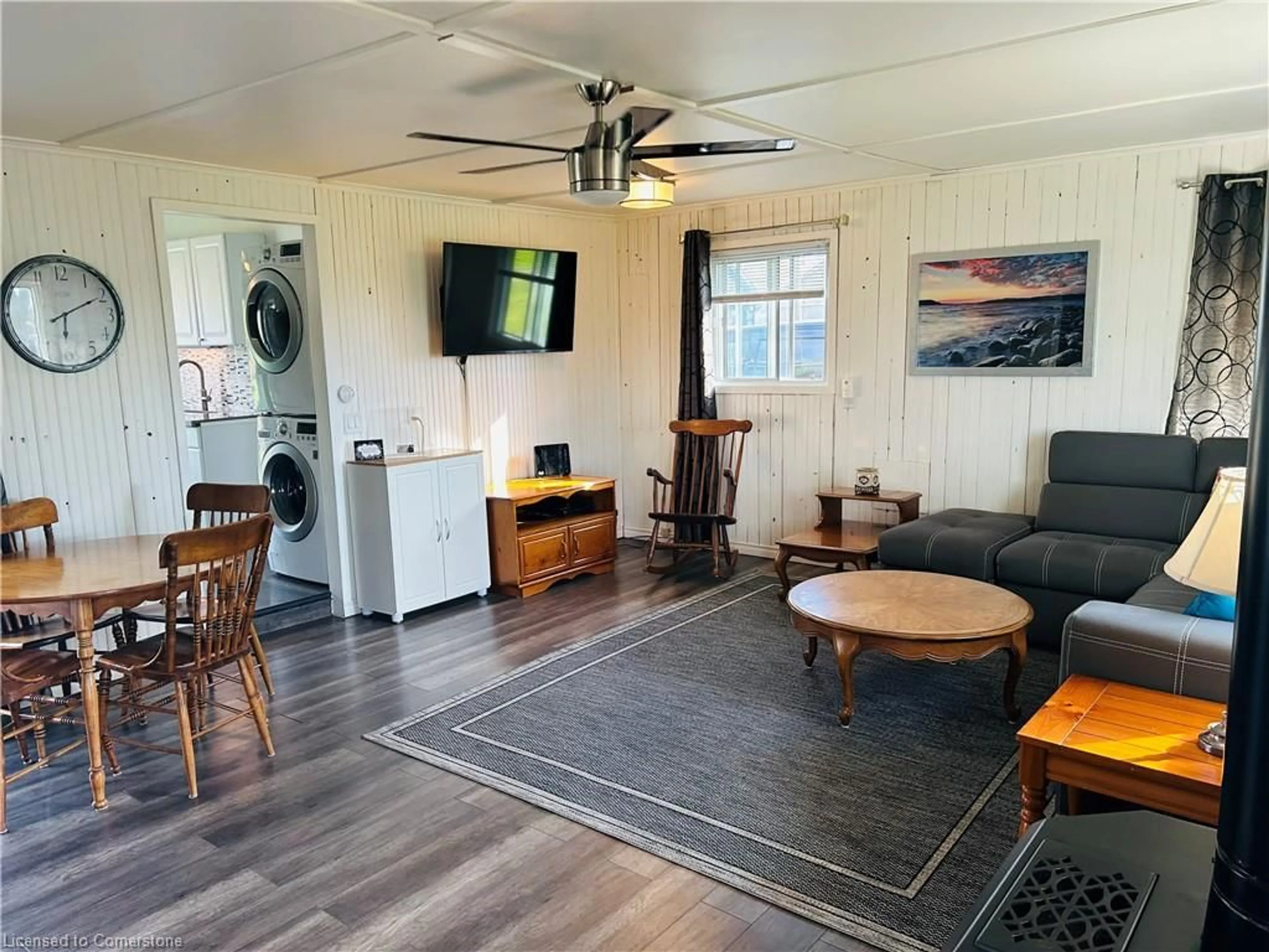 Living room with furniture, unknown for 2056 Second Ave, Selkirk Ontario N0A 1P0