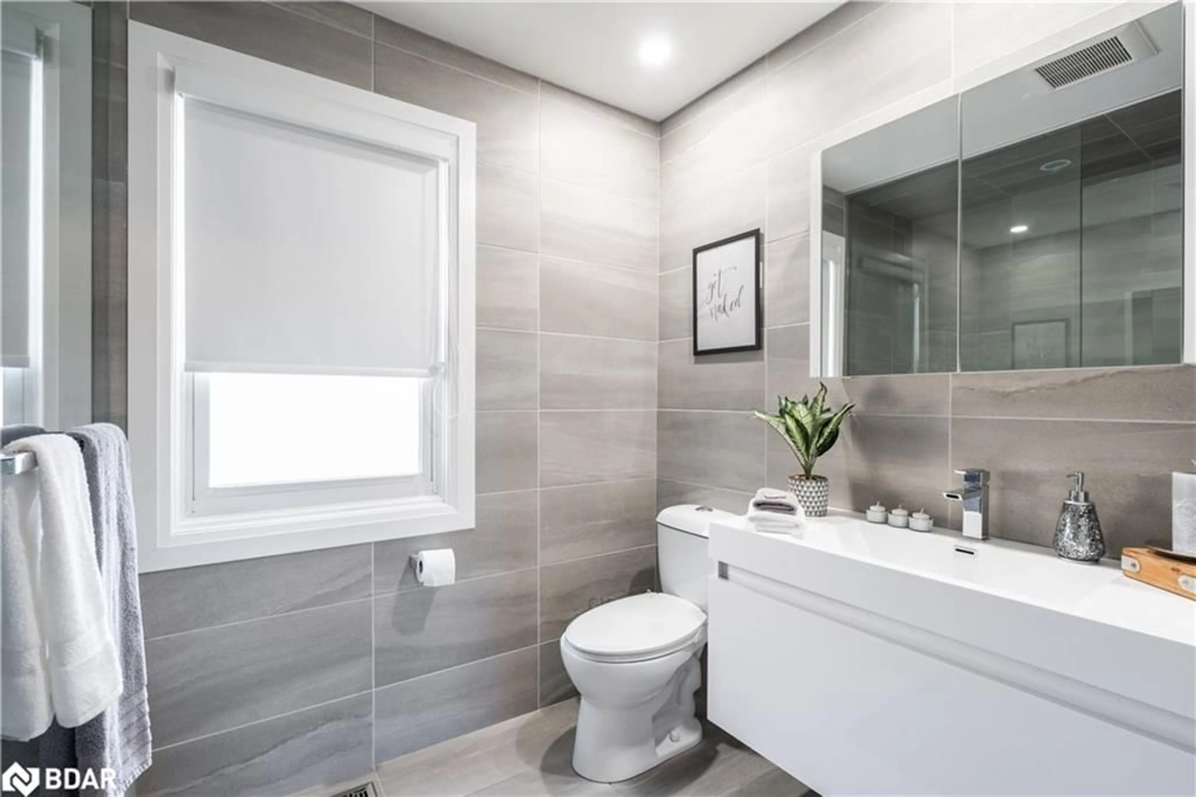 Contemporary bathroom, ceramic/tile floor for 3265 South Millway #19, Mississauga Ontario L5L 2R3