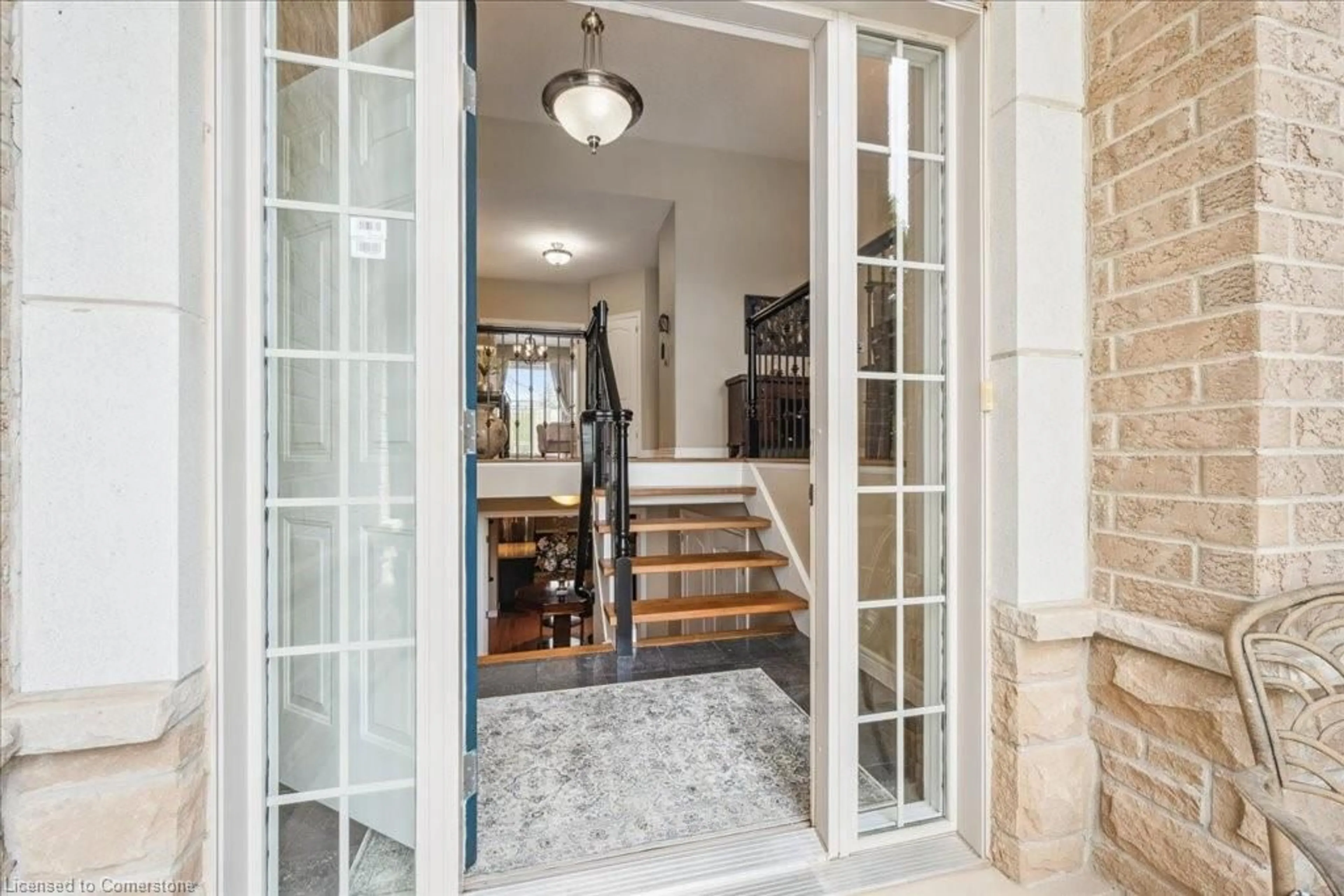 Indoor entryway for 1 Franks Lane, Brantford Ontario N3T 5L7