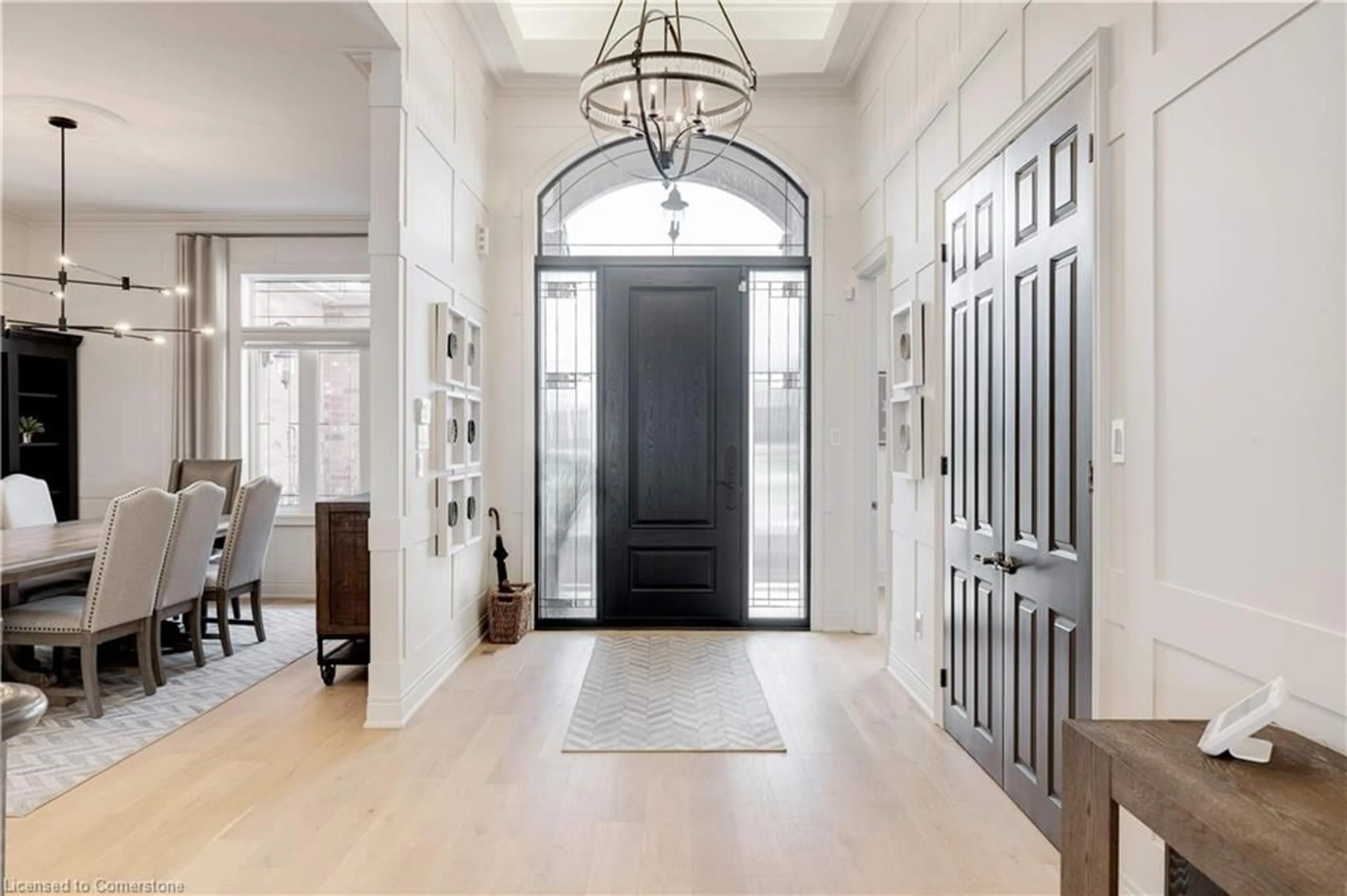 Indoor entryway for 142 Watercrest Dr, Stoney Creek Ontario L8E 5C7