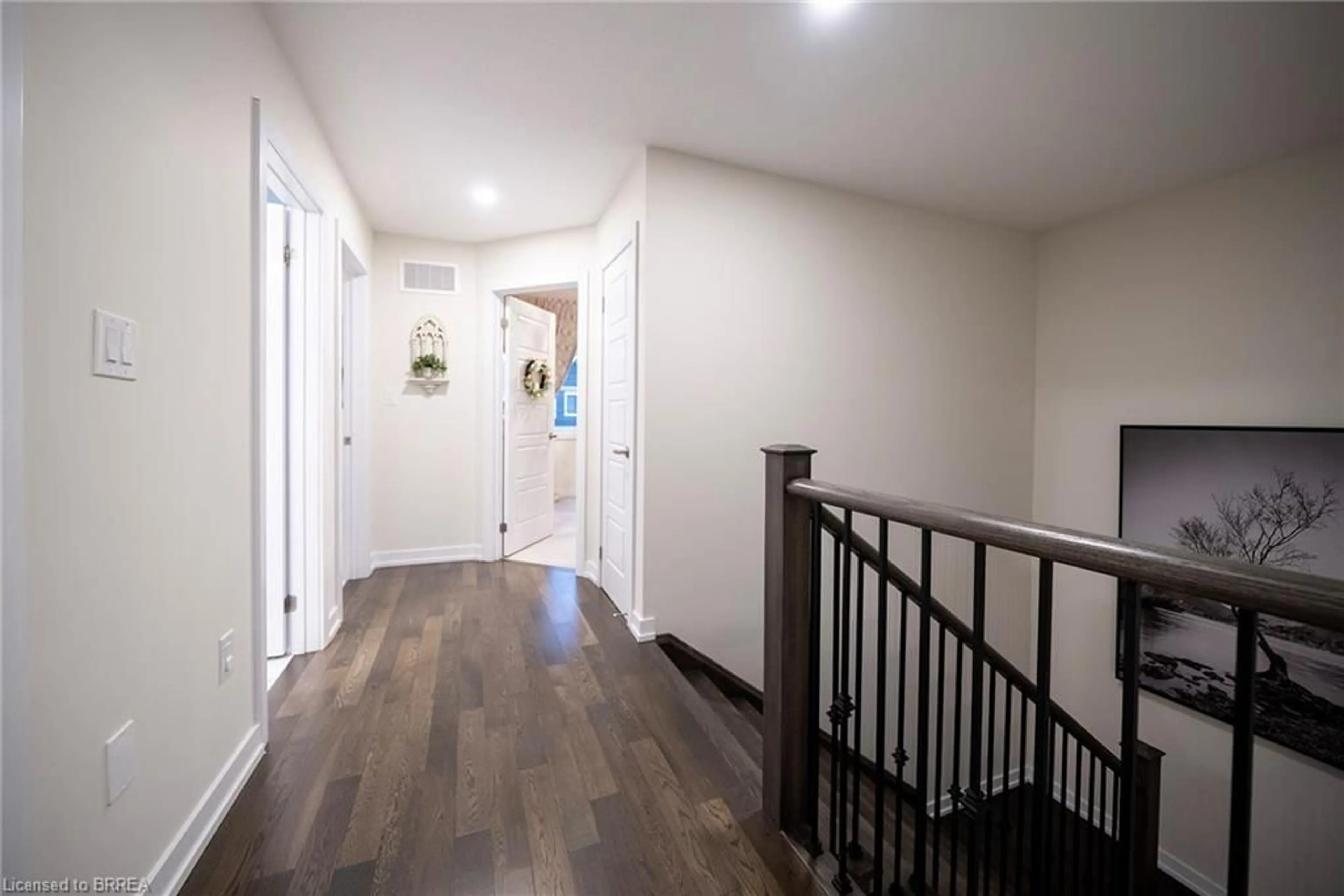 Indoor entryway for 63 Santos Dr, Caledonia Ontario N3W 0H2
