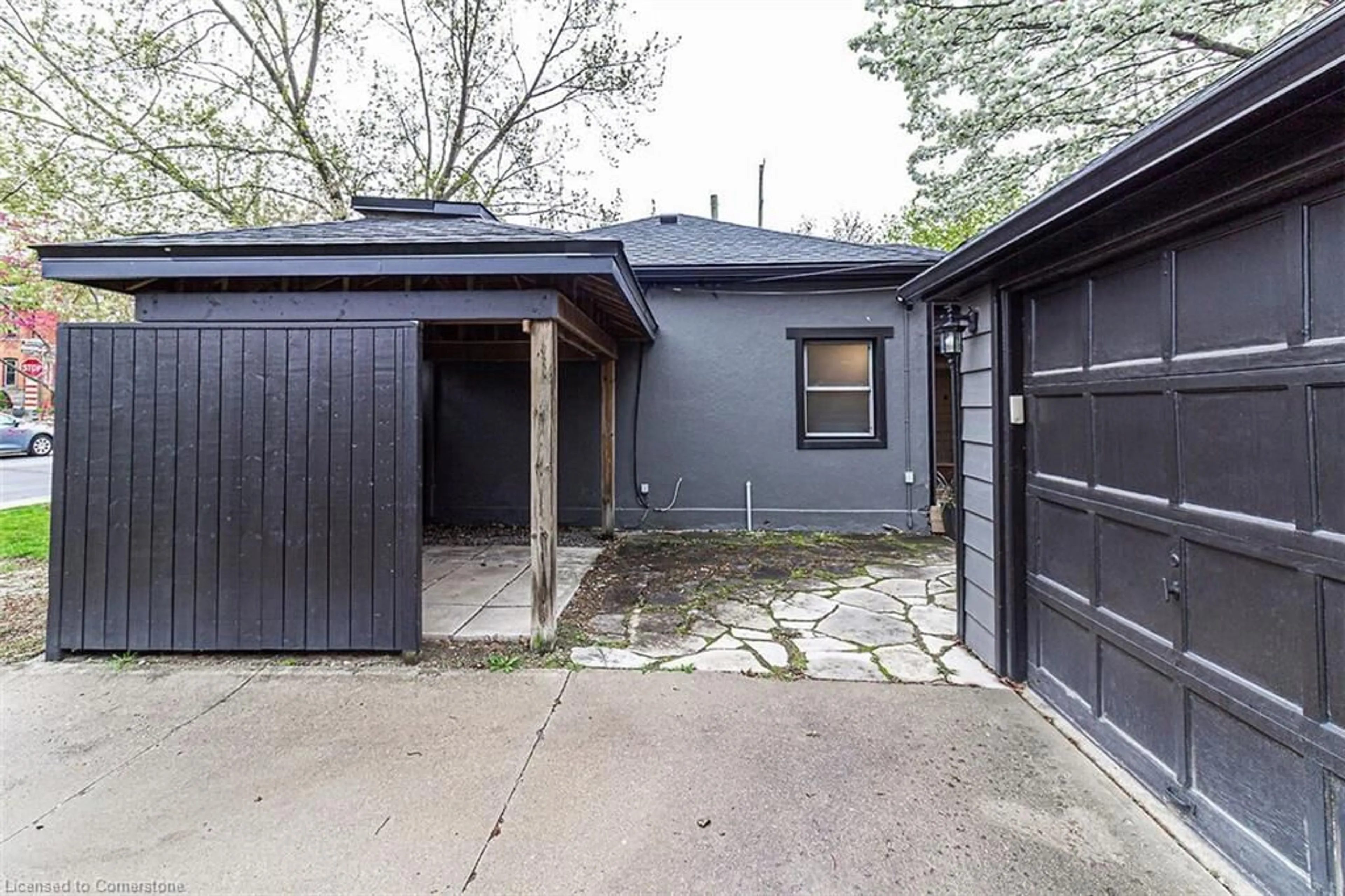Indoor garage for 294 Caroline St, Hamilton Ontario L8P 3L9