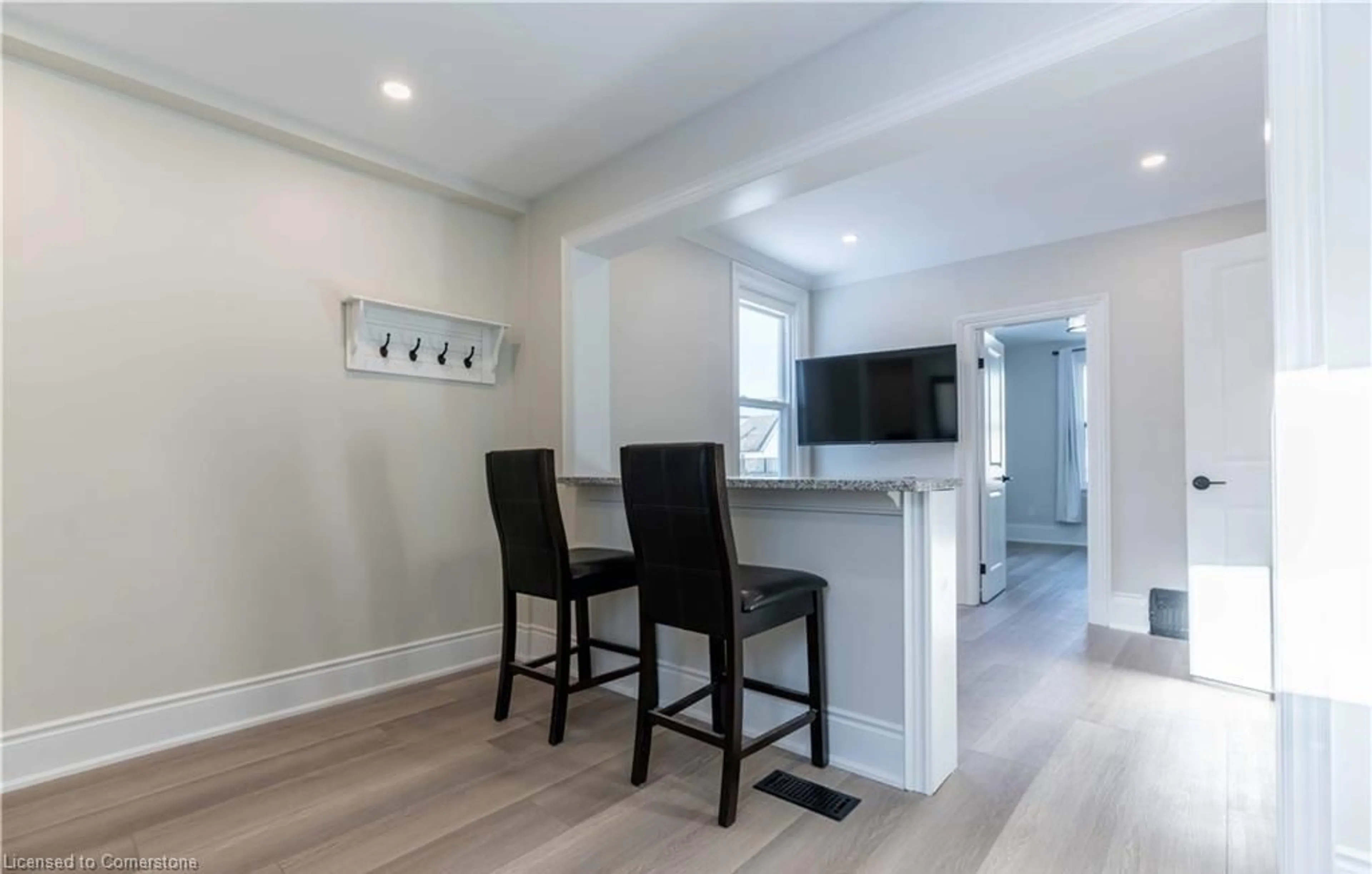 Open concept kitchen, unknown for 66 Queen St, Cambridge Ontario N3C 1G1