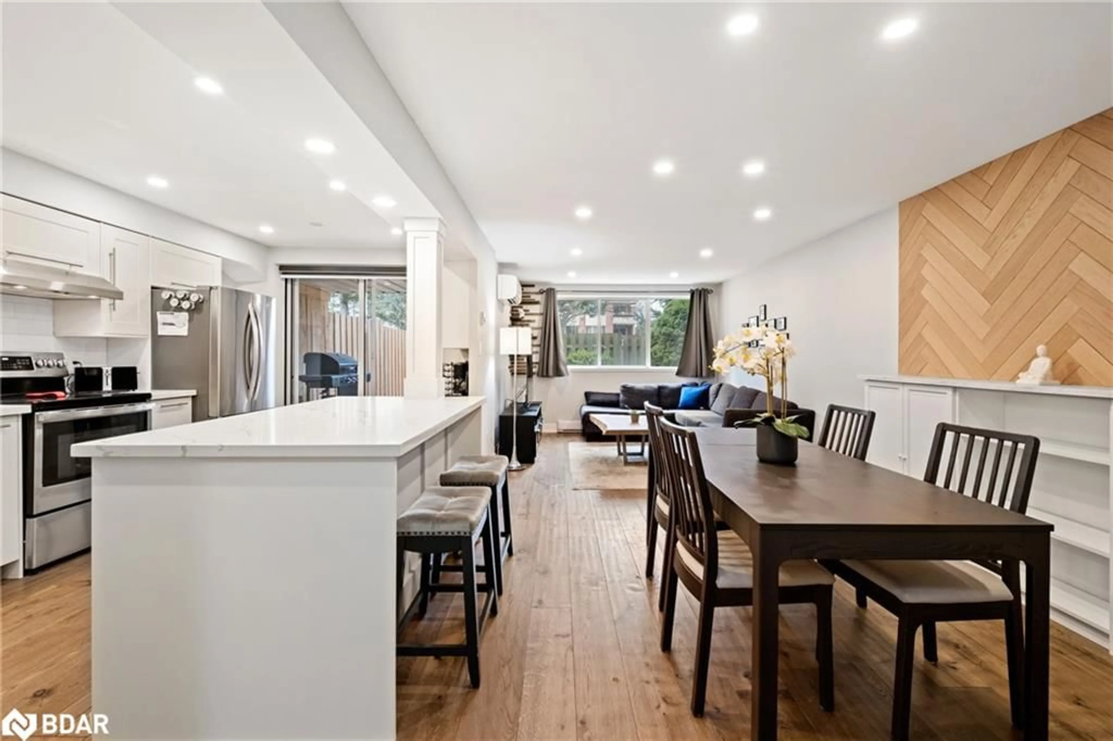 Open concept kitchen, unknown for 2170 Bromsgrove Rd #54, Mississauga Ontario L5J 4J2