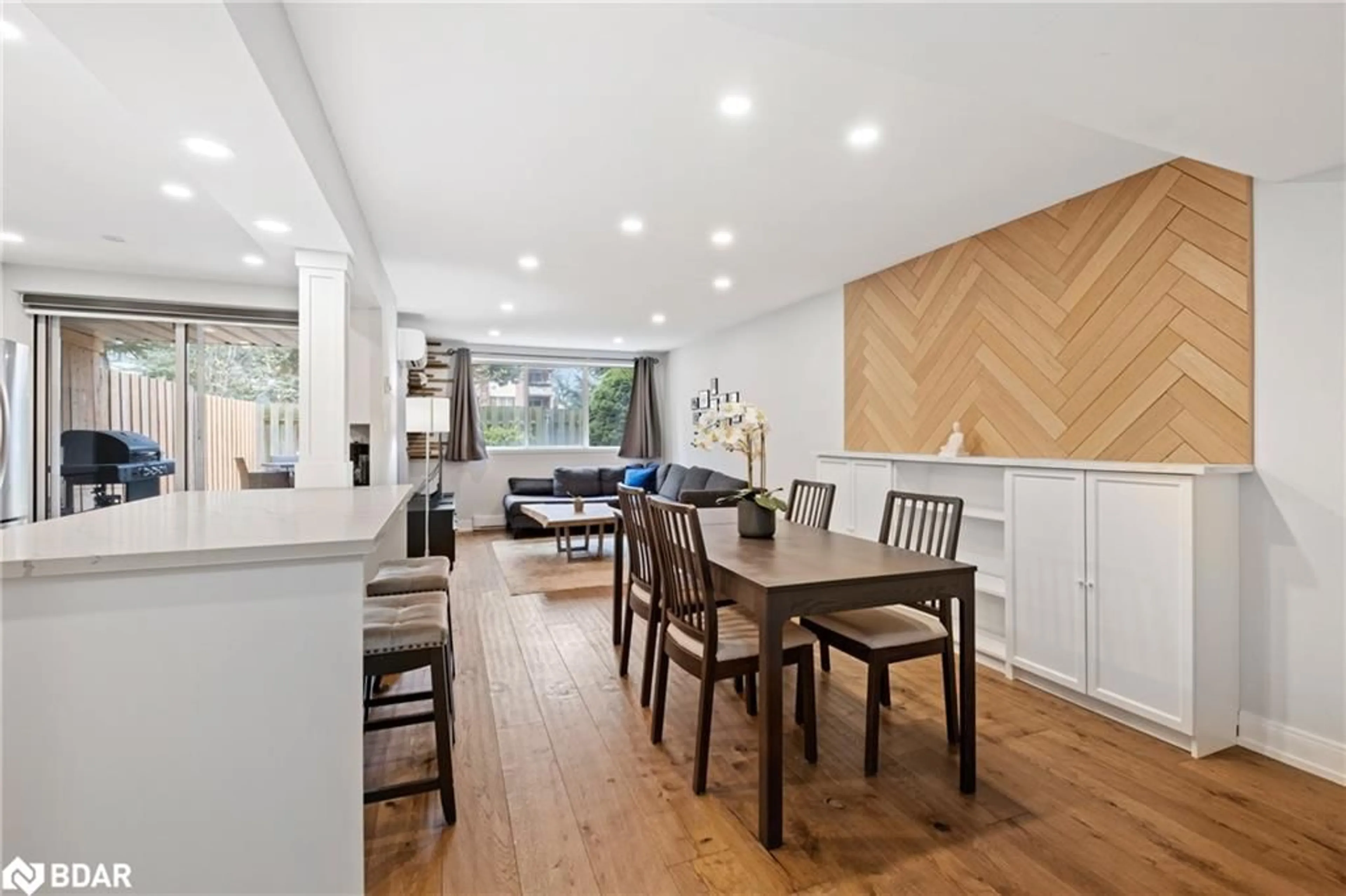 Open concept kitchen, wood/laminate floor for 2170 Bromsgrove Rd #54, Mississauga Ontario L5J 4J2