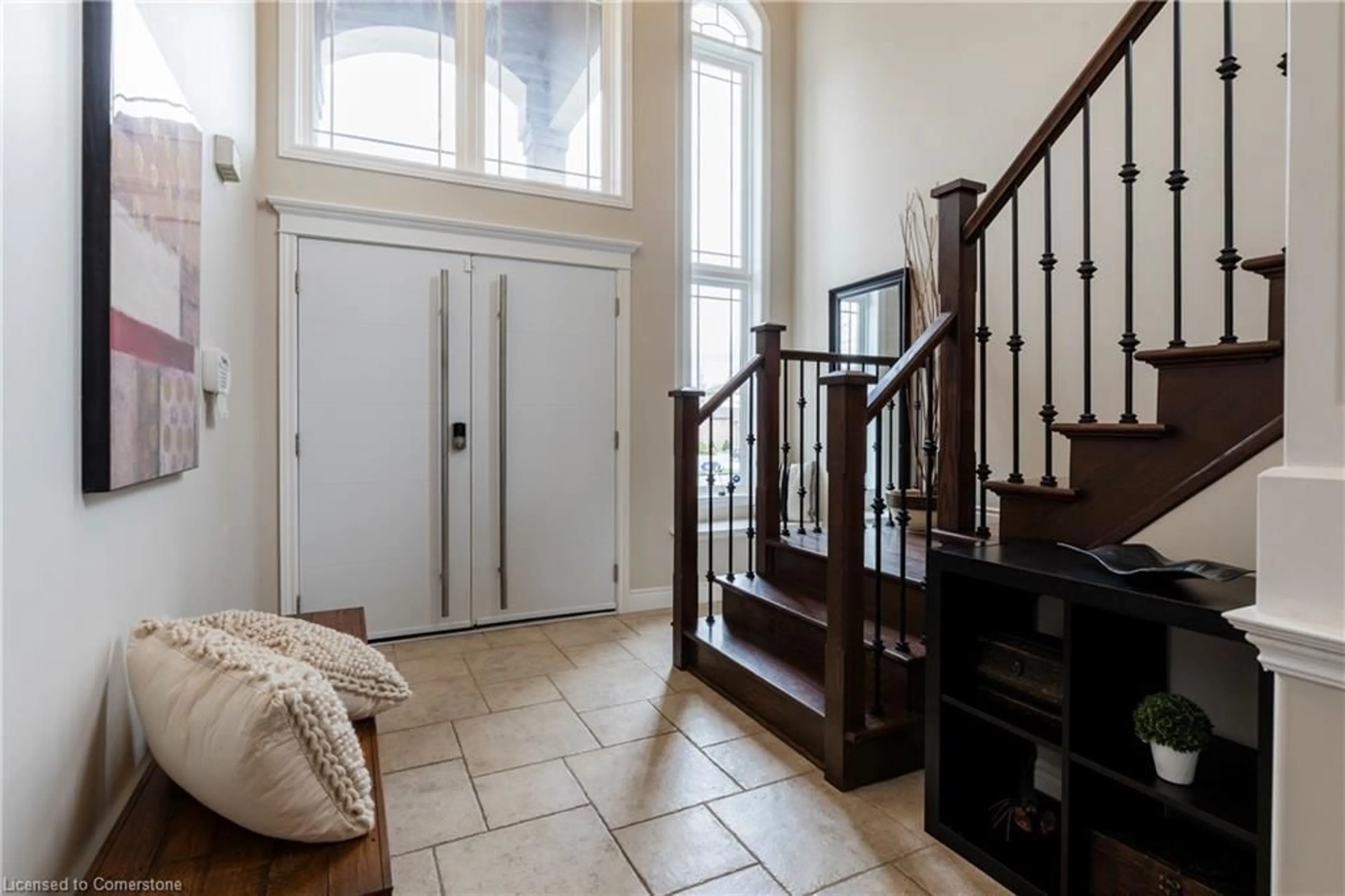 Indoor entryway for 78 Stonepine Cres, Hamilton Ontario L9C 7T7