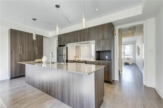 Additional property image - 301 Squire Crescent Cres
