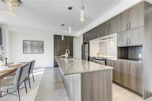 Additional property image - 301 Squire Crescent Cres
