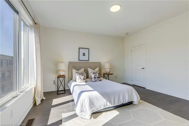 Additional property image - 301 Squire Crescent Cres