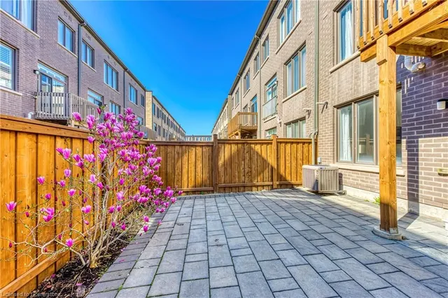 Additional property image - 301 Squire Crescent Cres