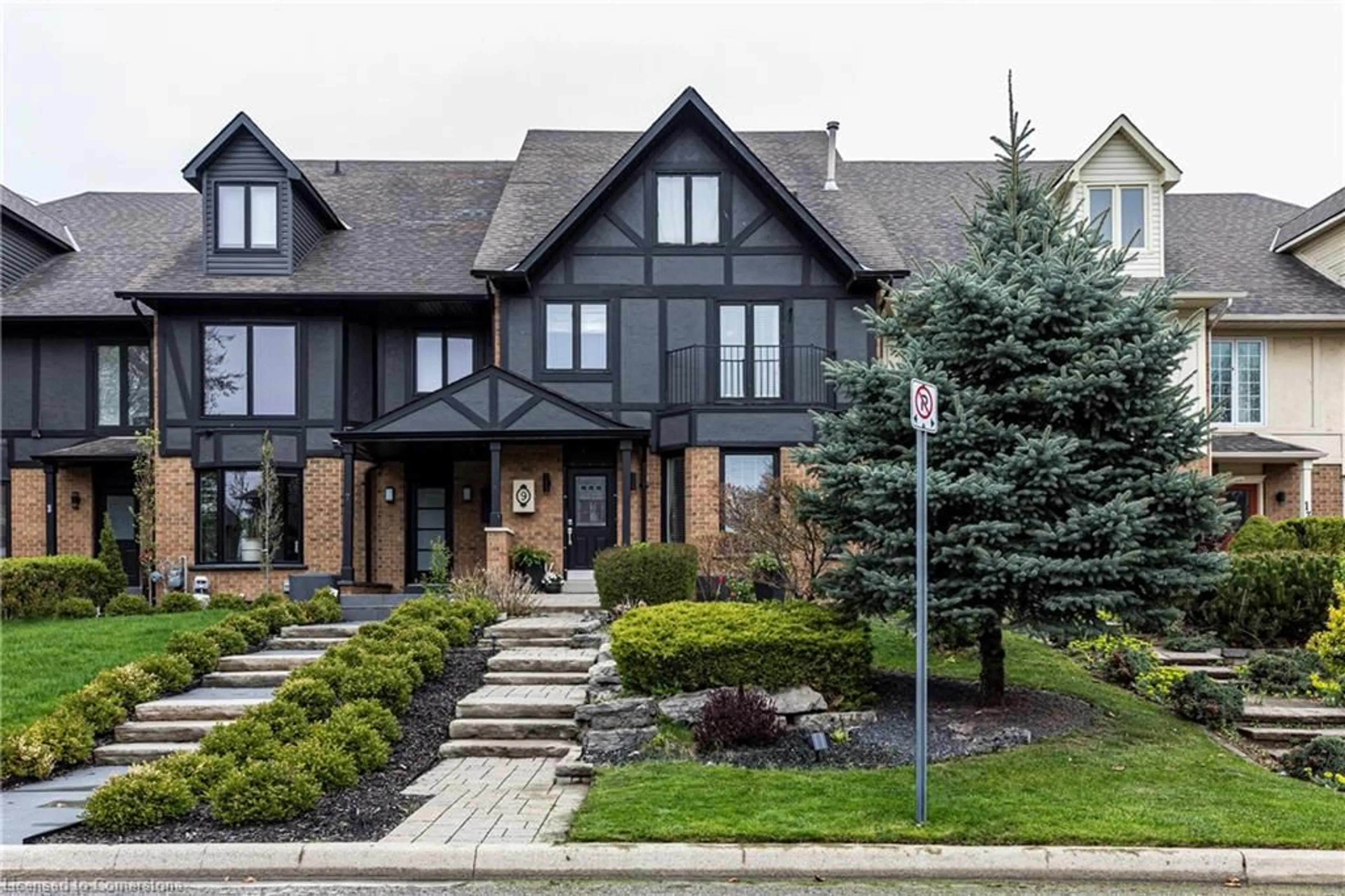 Home with brick exterior material, street for 9 Harbour Dr, Stoney Creek Ontario L8E 4Z4