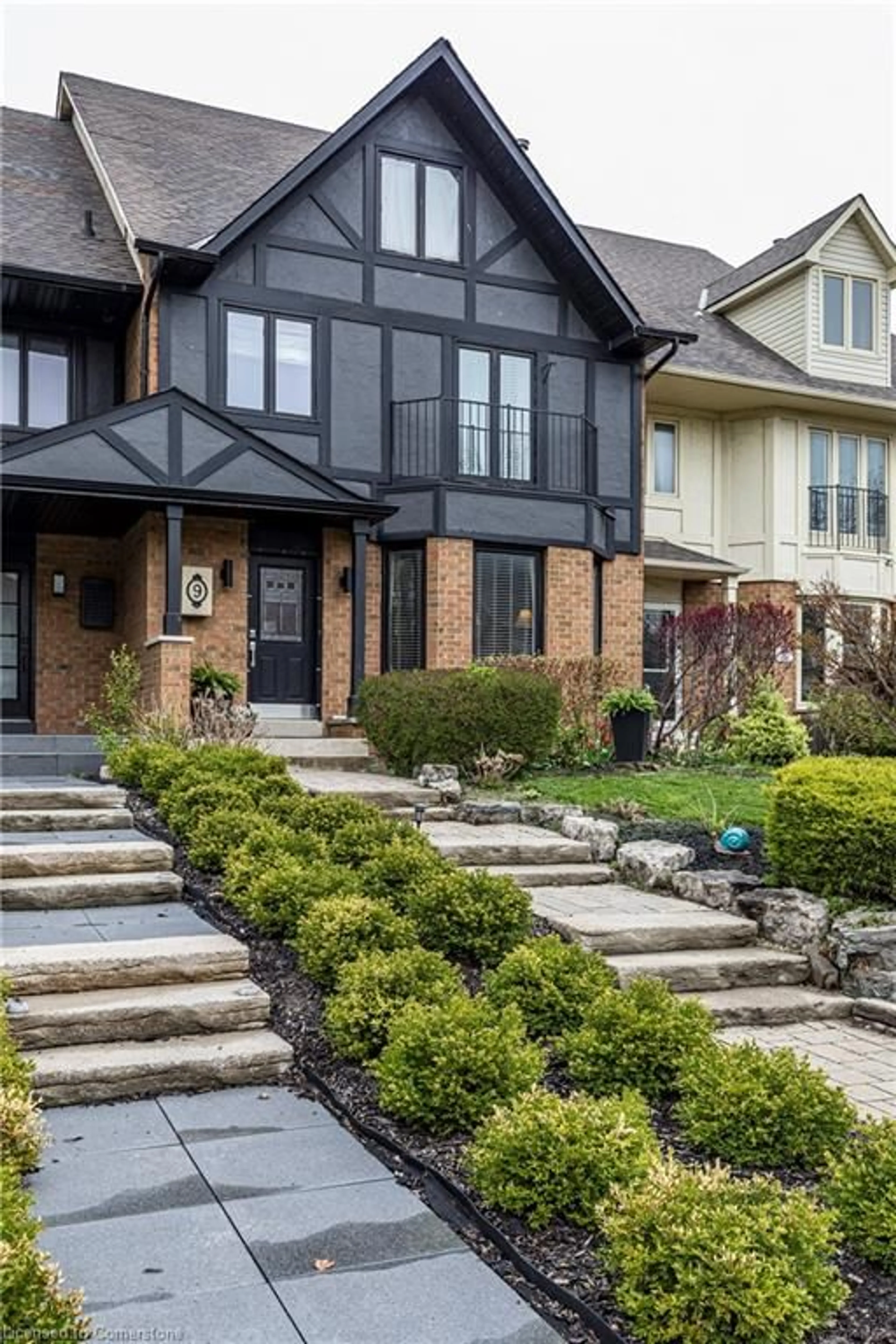 Home with brick exterior material, street for 9 Harbour Dr, Stoney Creek Ontario L8E 4Z4