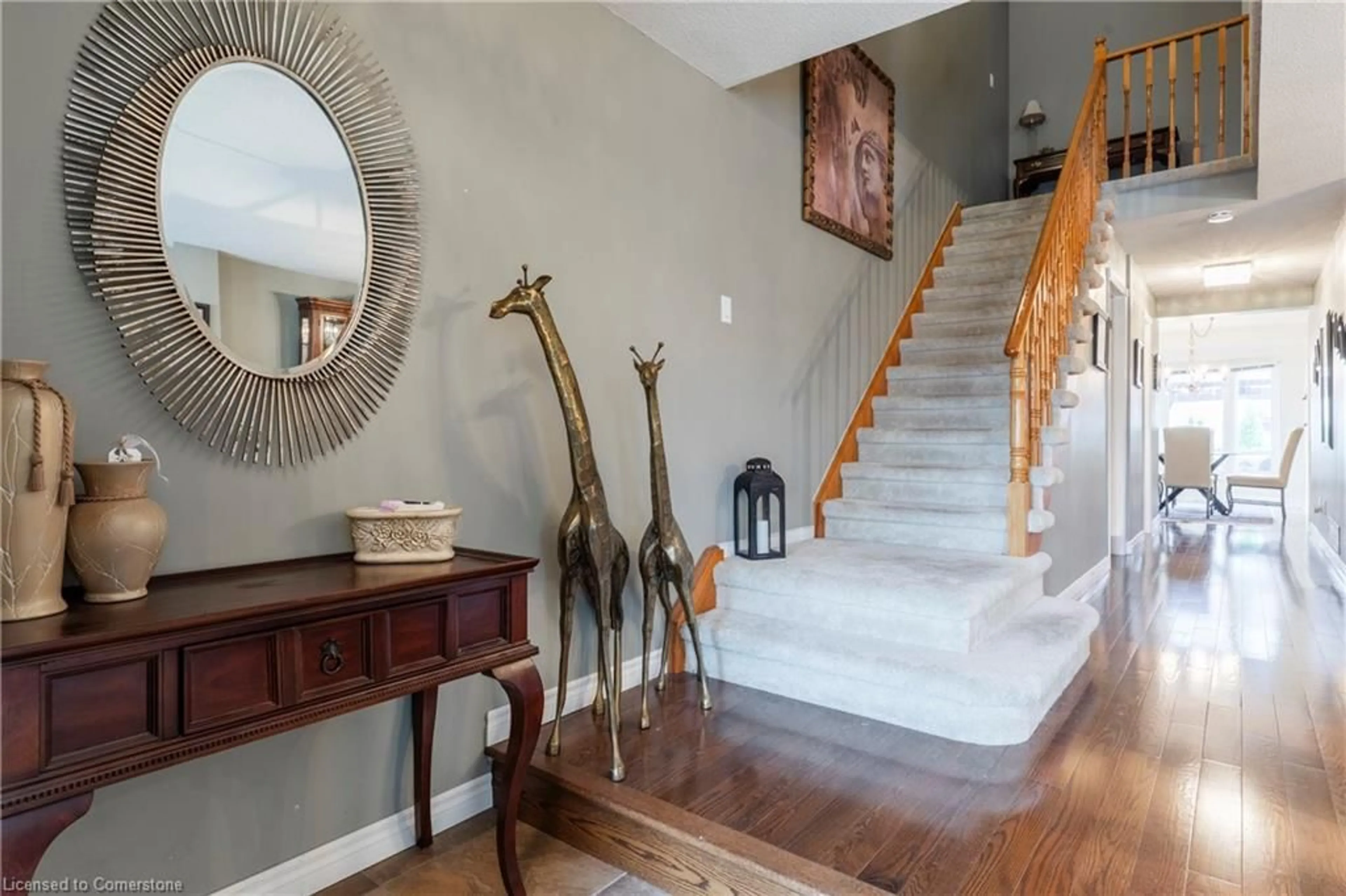 Indoor entryway for 9 Harbour Dr, Stoney Creek Ontario L8E 4Z4