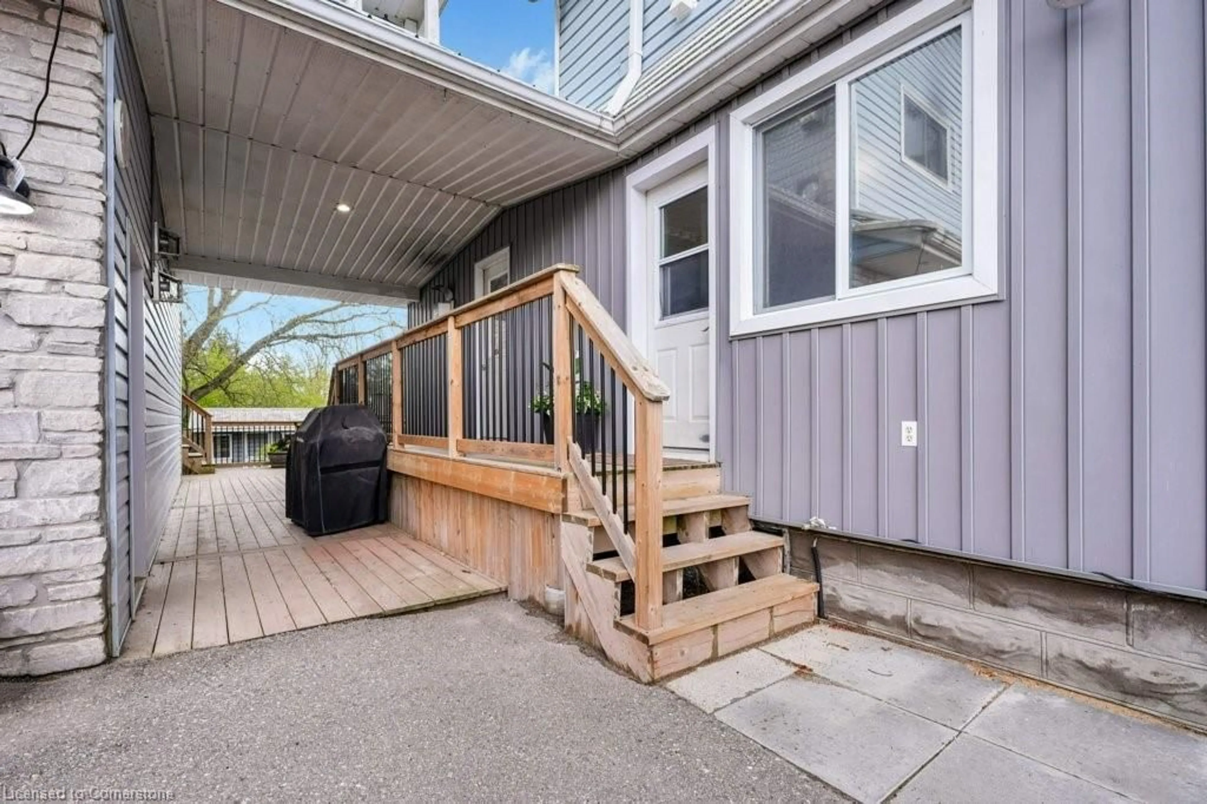 Patio, street for 24 Brewery St, Baden Ontario N3A 2S7