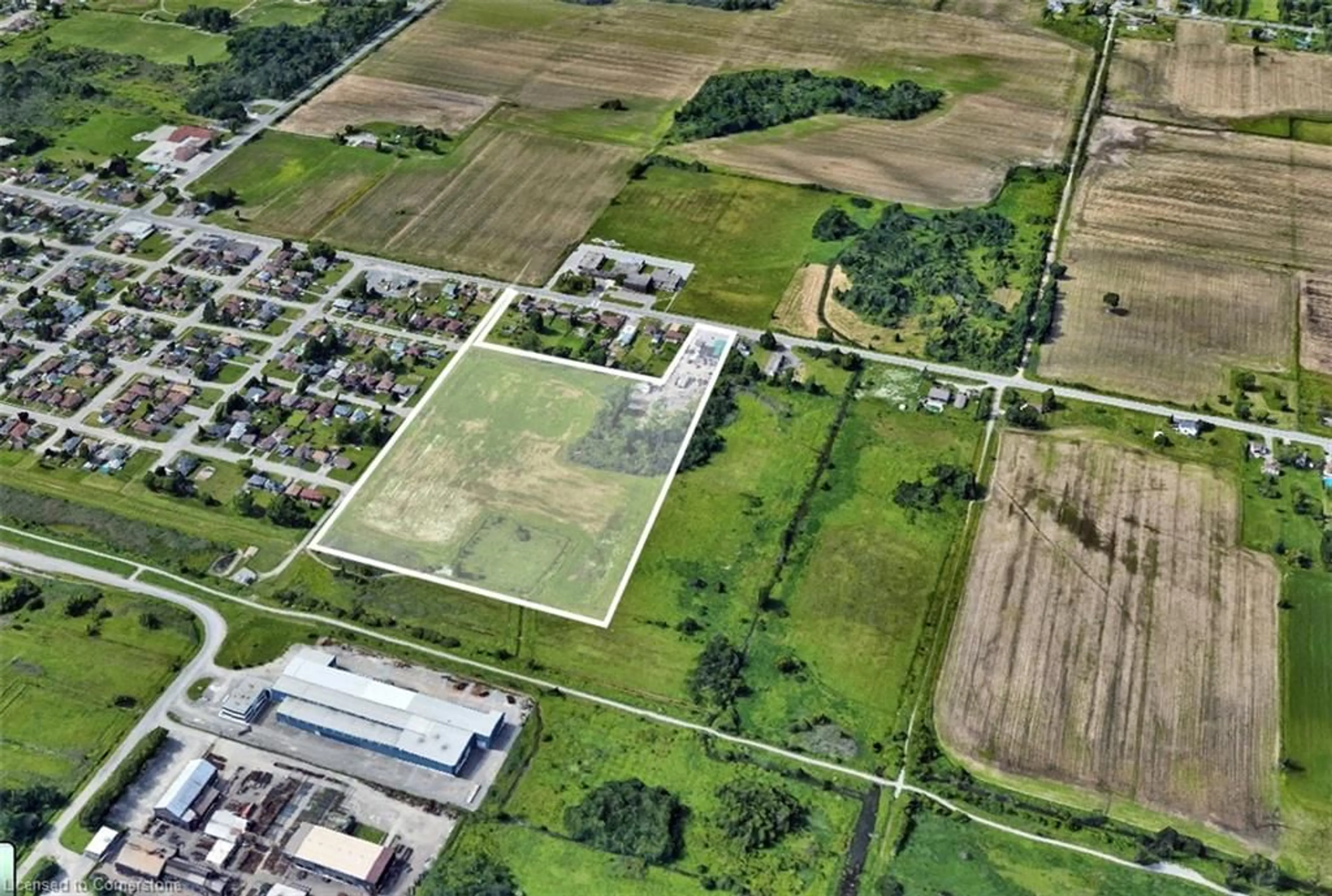 A pic from outside/outdoor area/front of a property/back of a property/a pic from drone, street for 563 Killaly St, Port Colborne Ontario L3K 2J8
