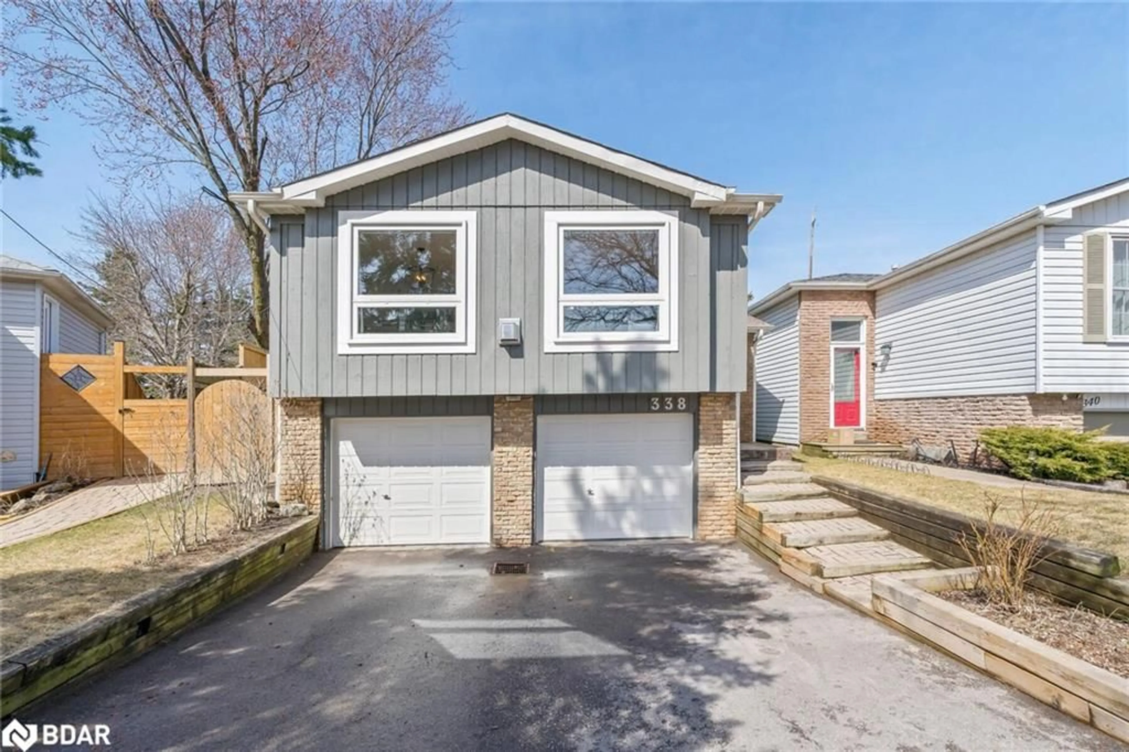 Home with vinyl exterior material, street for 338 Whitehead Cres, Bolton Ontario L7E 3Y4